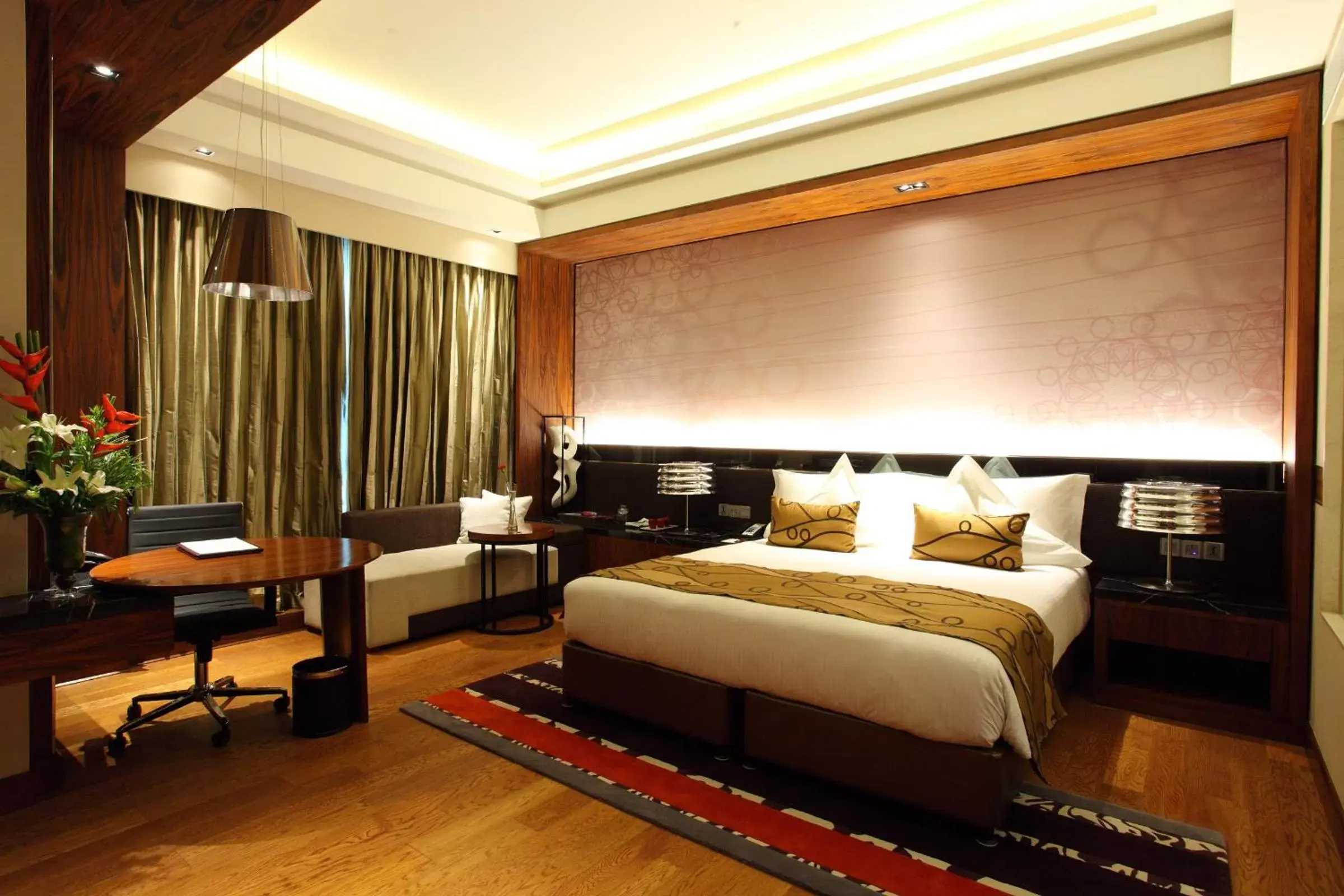 Photo of the whole room, Bed in Crowne Plaza New Delhi Rohini, an IHG Hotel