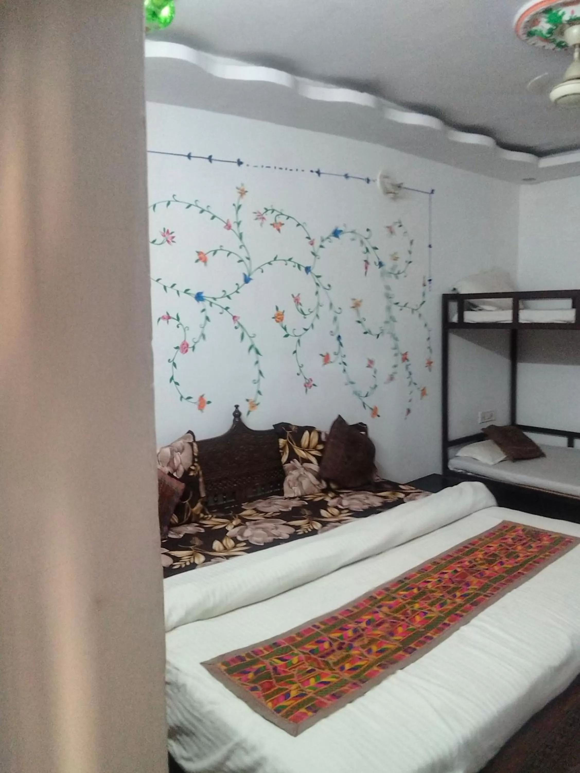 Photo of the whole room, Bed in Hotel Tofu safari