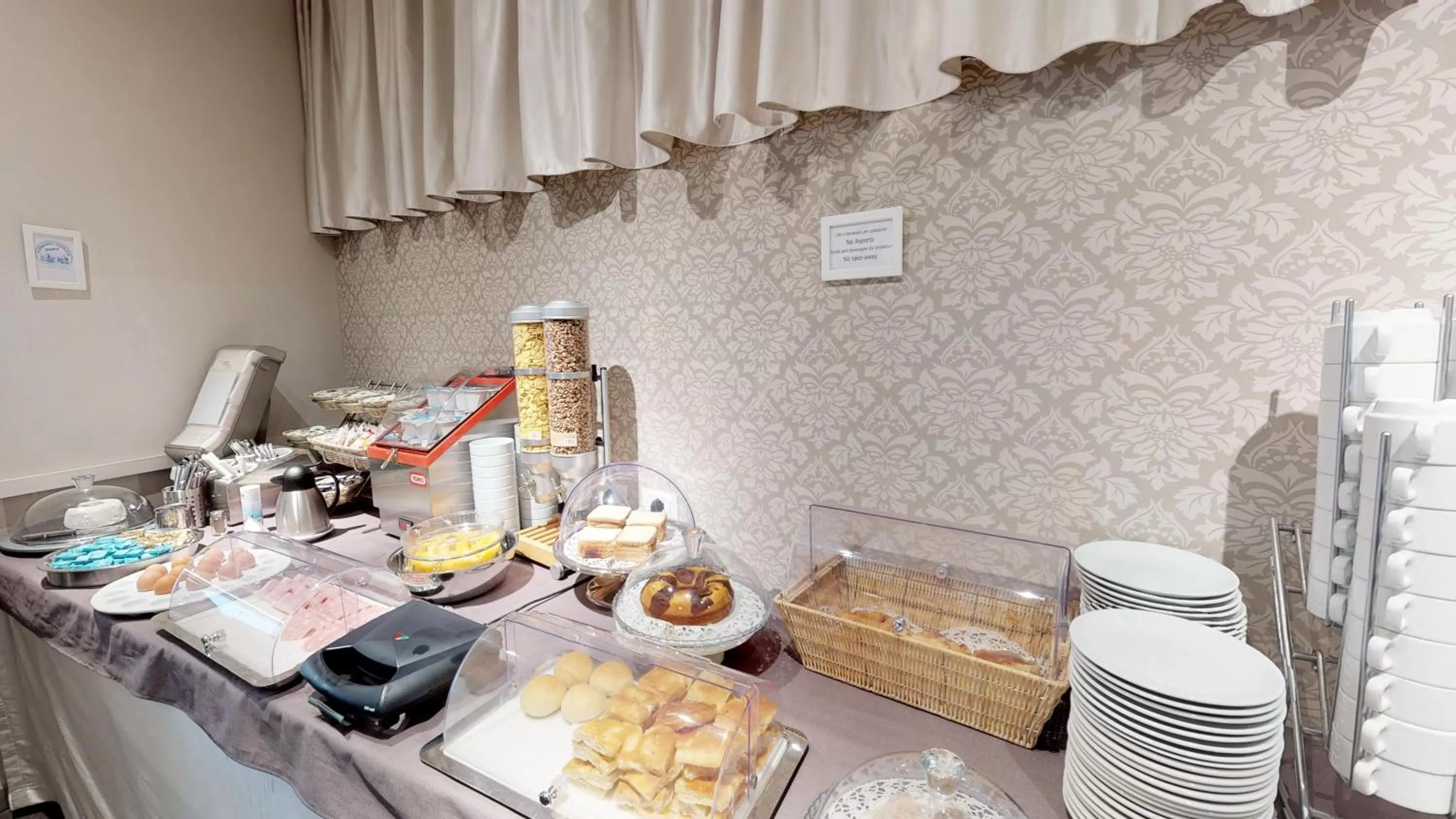 Coffee/tea facilities in Hotel Helvetia