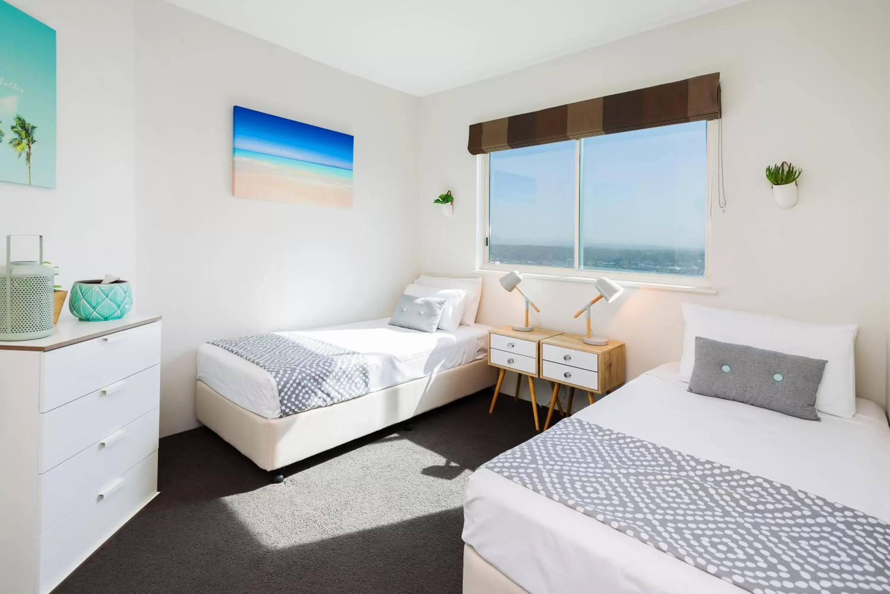 Photo of the whole room, Bed in The Waterford on Main Beach