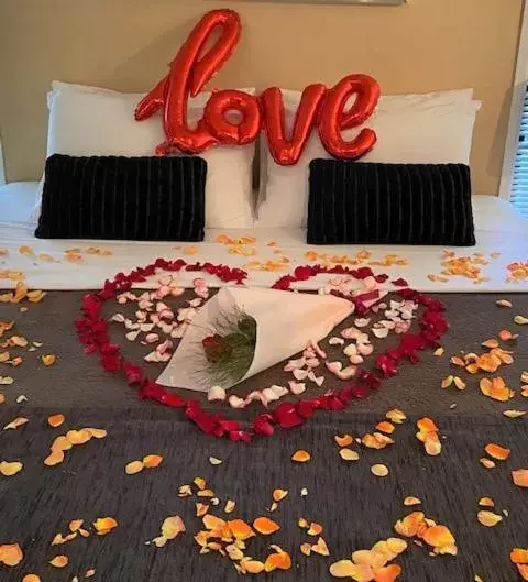 Bed in Amore On Buderim Rainforest Cabins Bed in Amore On Buderim Rainforest Cabins