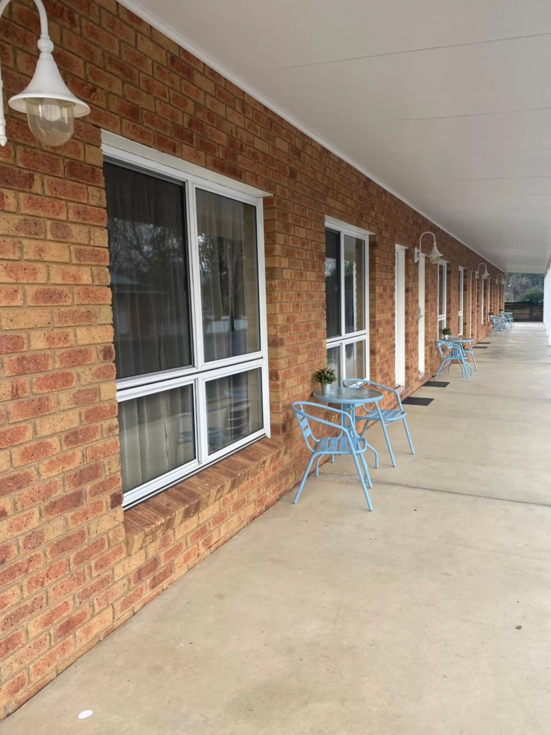 Property building in Tumbarumba Motel & Elms Restaurant