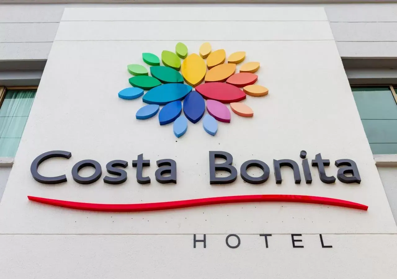 Facade/entrance in Hotel Costa Bonita