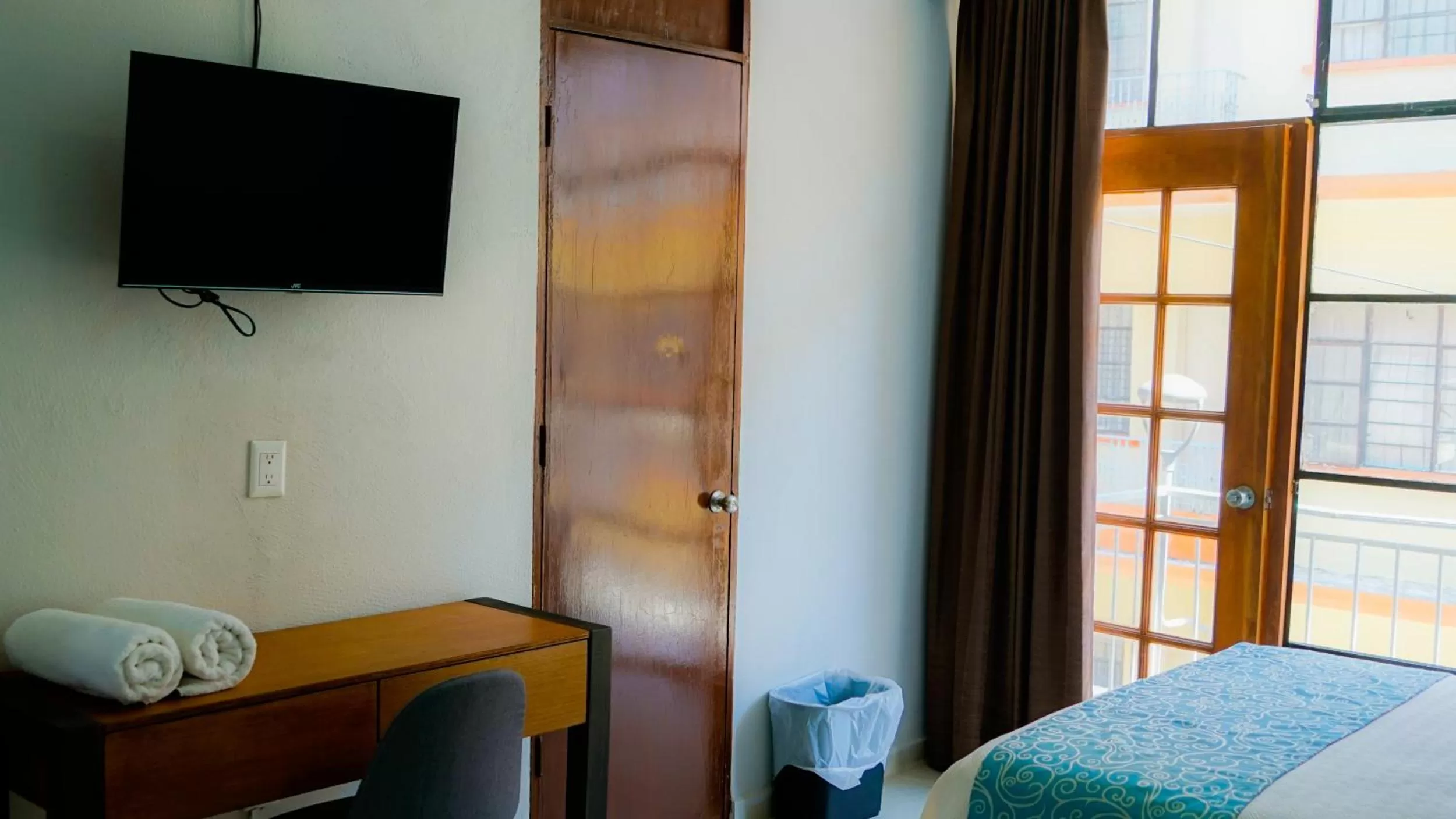 TV and multimedia, Bed in Acapulco Amor