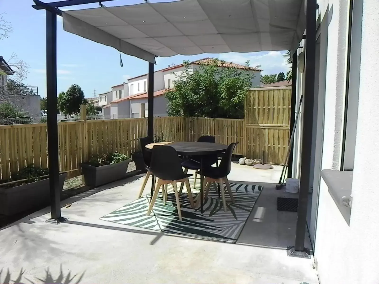 Garden, Balcony/Terrace in Kyriad Perpignan Sud