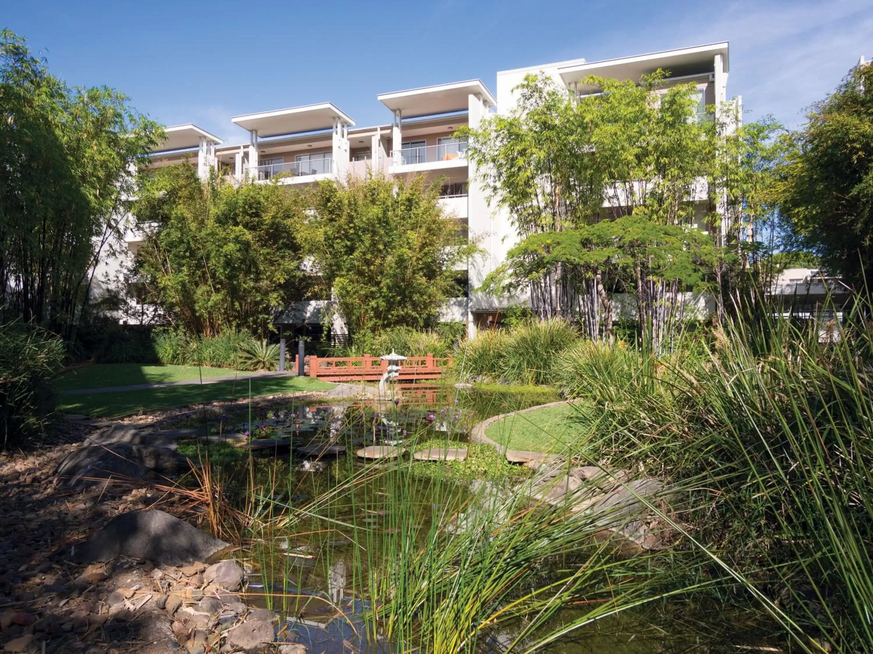 Facade/entrance, Property Building in Oaks Brisbane Mews Suites