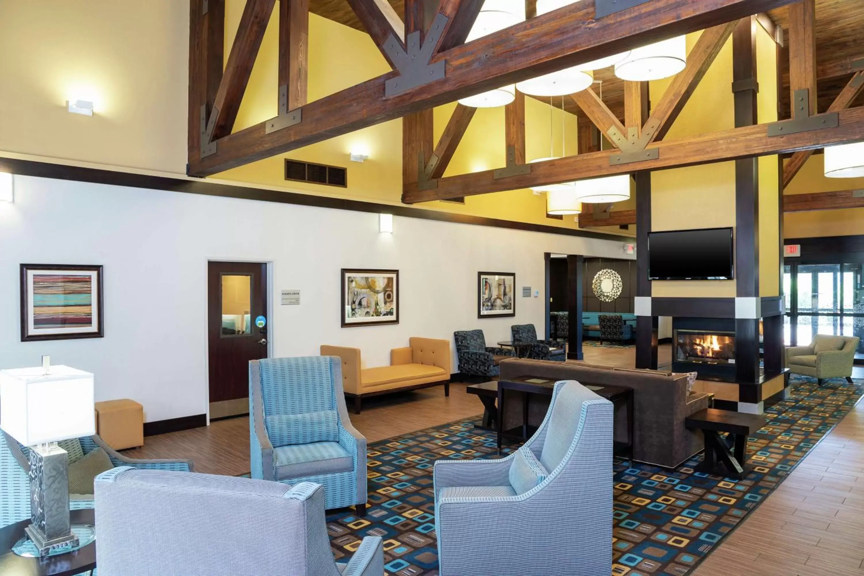 Lobby or reception, Seating Area in Hampton Inn & Suites Cleveland-Airport/Middleburg Heights