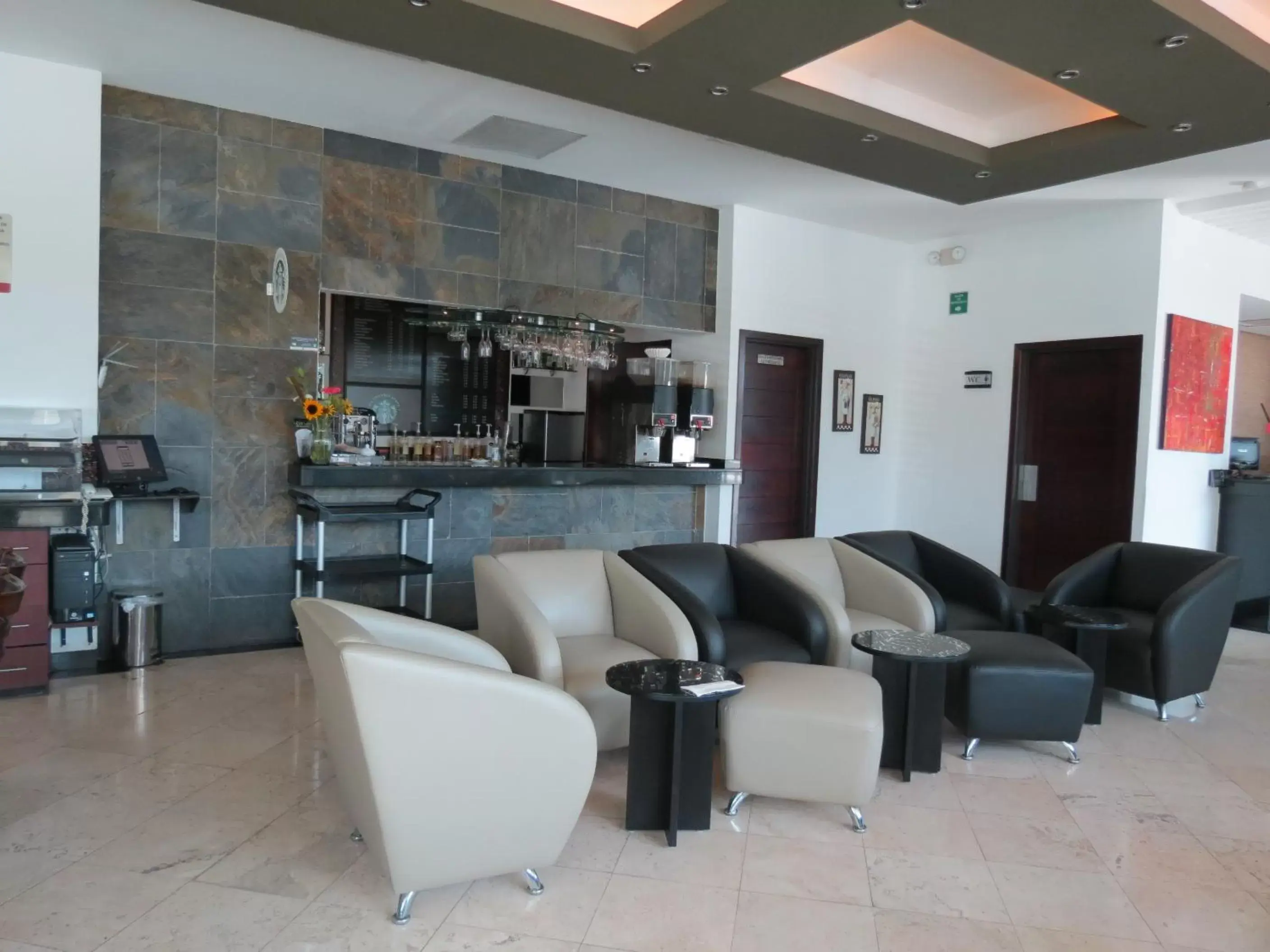 Restaurant/places to eat, Lounge/Bar in Hotel Ankara "Las Lomas"