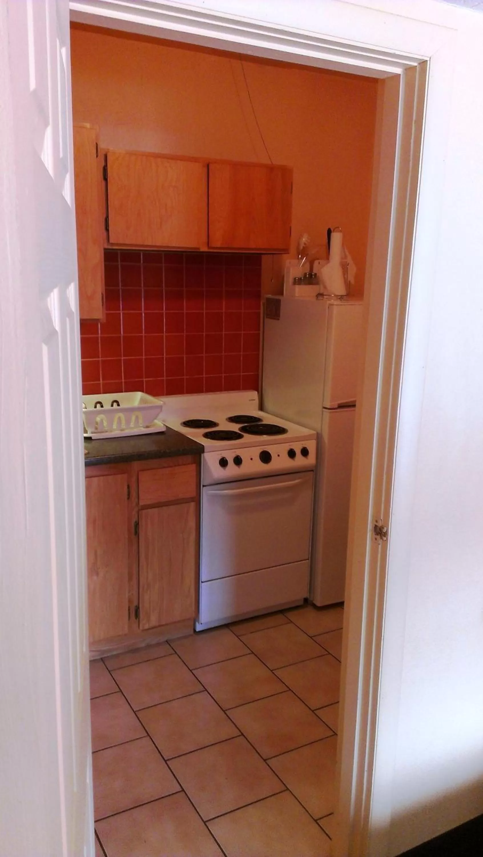Kitchen or kitchenette in Western Motel