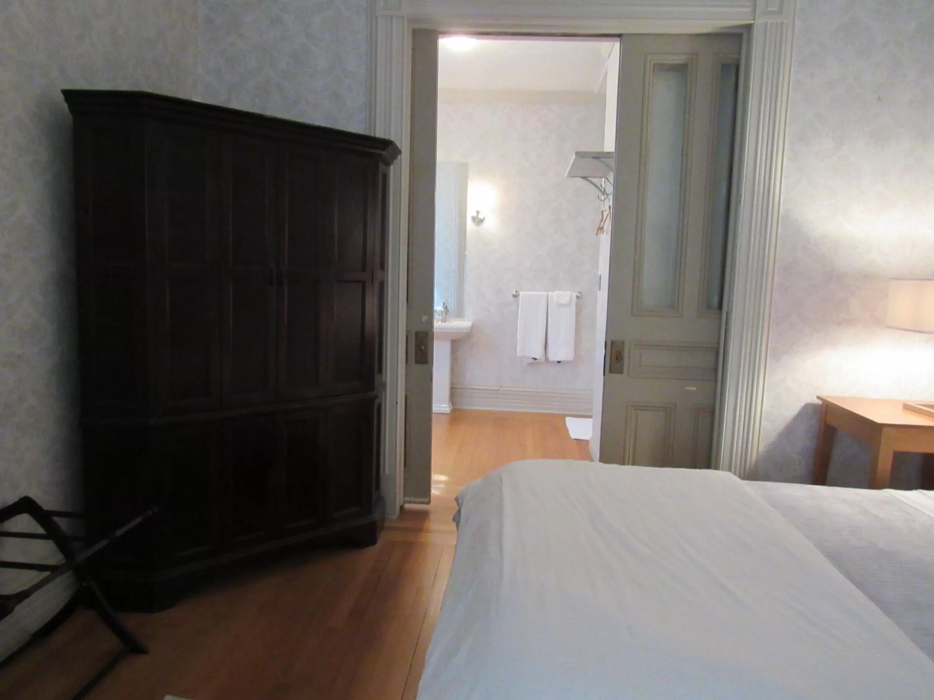 Decorative detail, Bed in Washington Park Inn