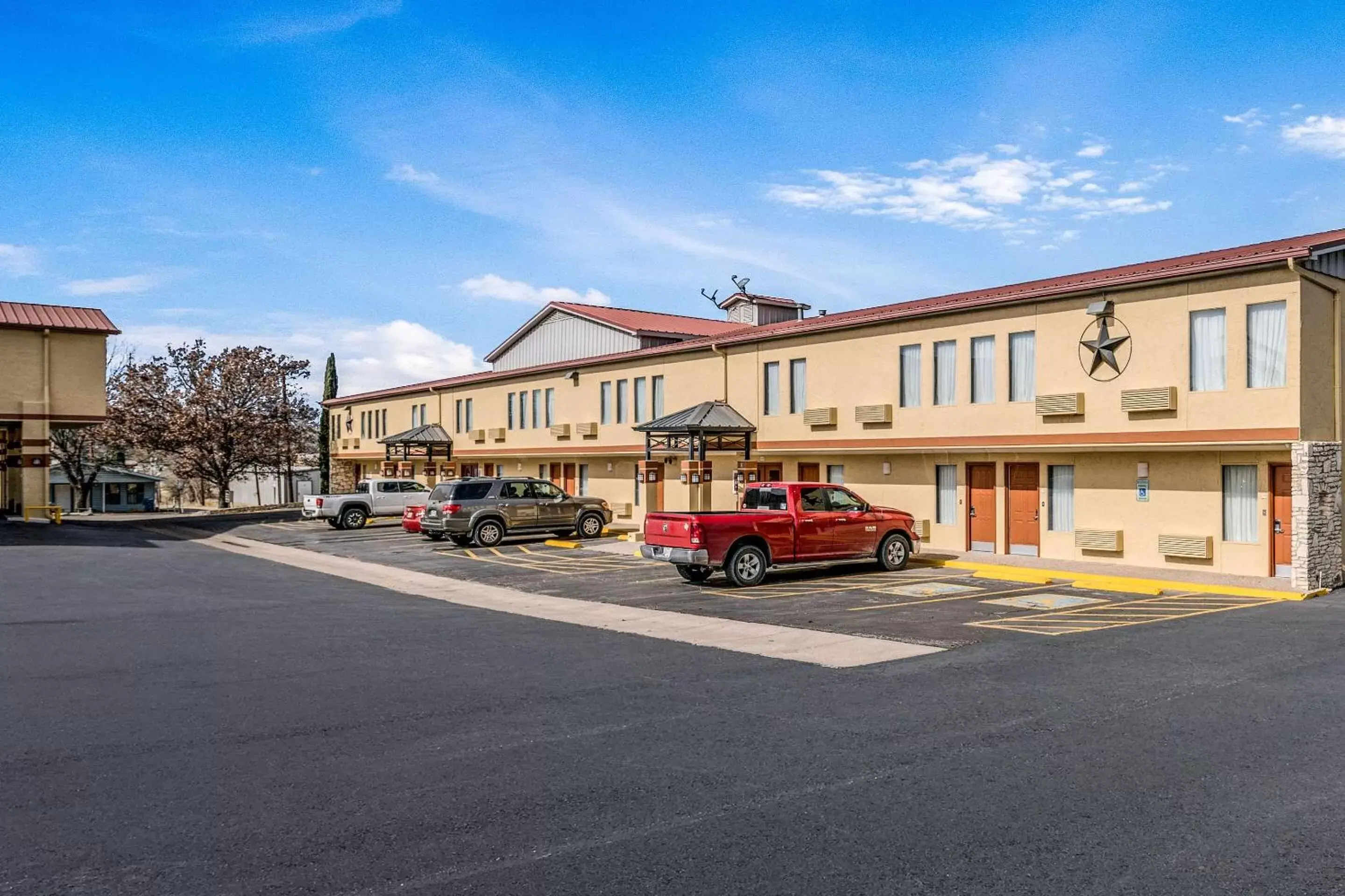 Property Building in Quality Inn Ozona I-10