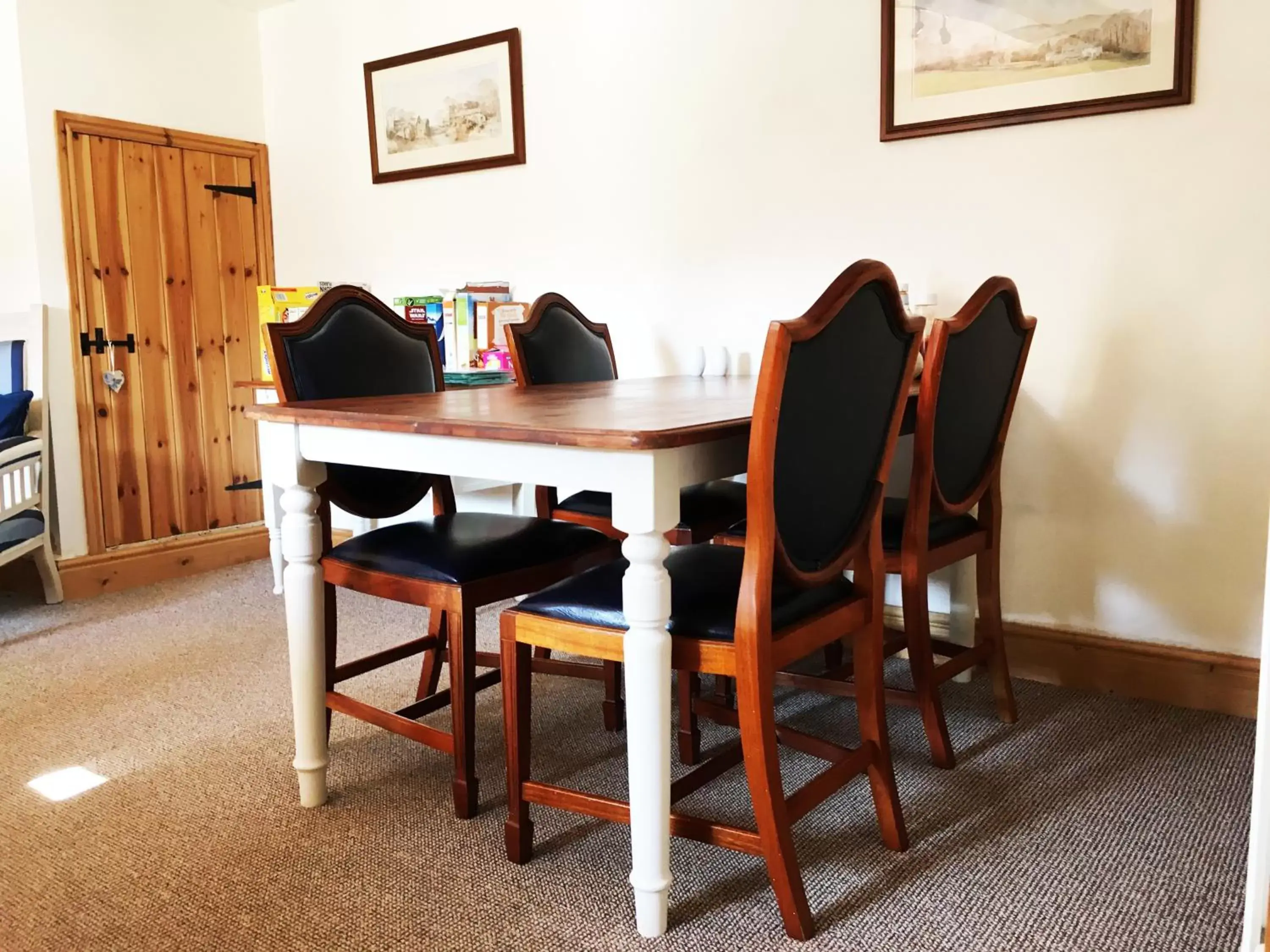 Dining area in Hillside Bed and Breakfast