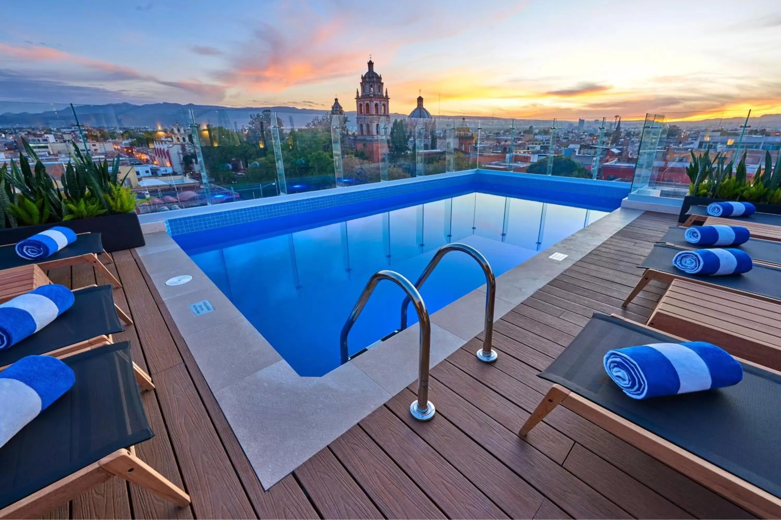 Swimming Pool in City Centro by Marriott San Luis Potosi