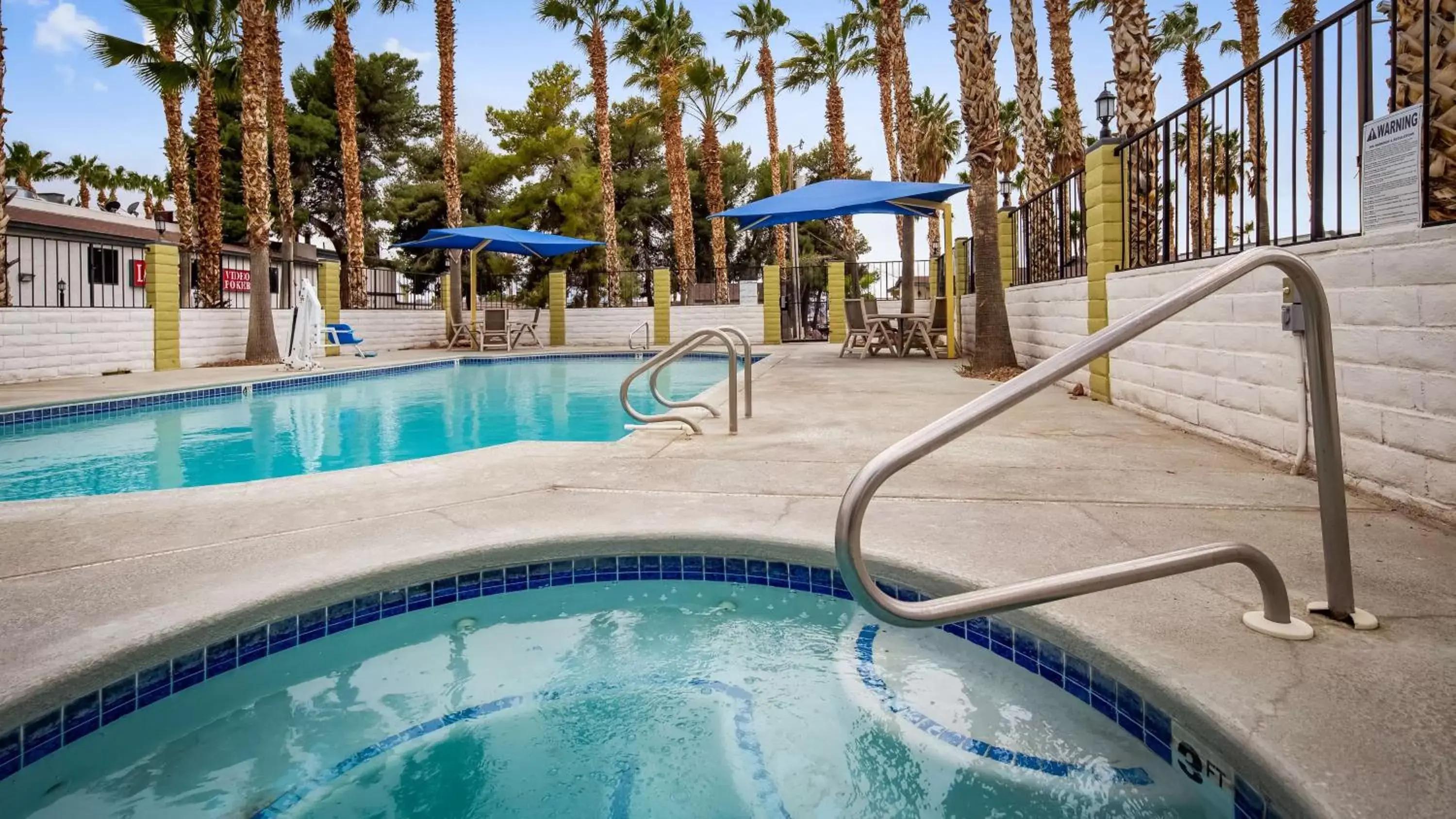 Spa and wellness centre/facilities, Swimming Pool in Best Western Pahrump Oasis
