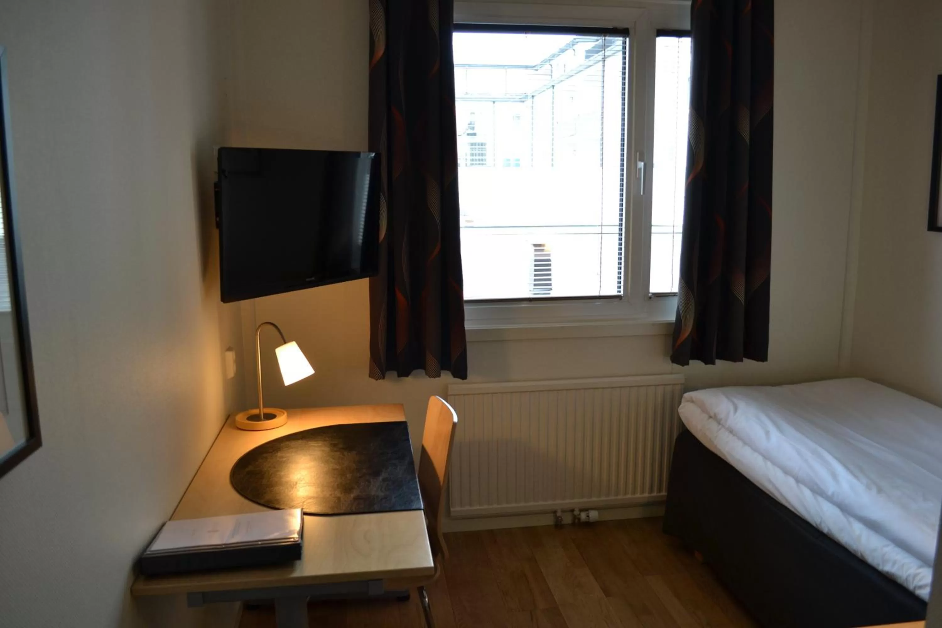 TV and multimedia, Bed in Centralhotellet