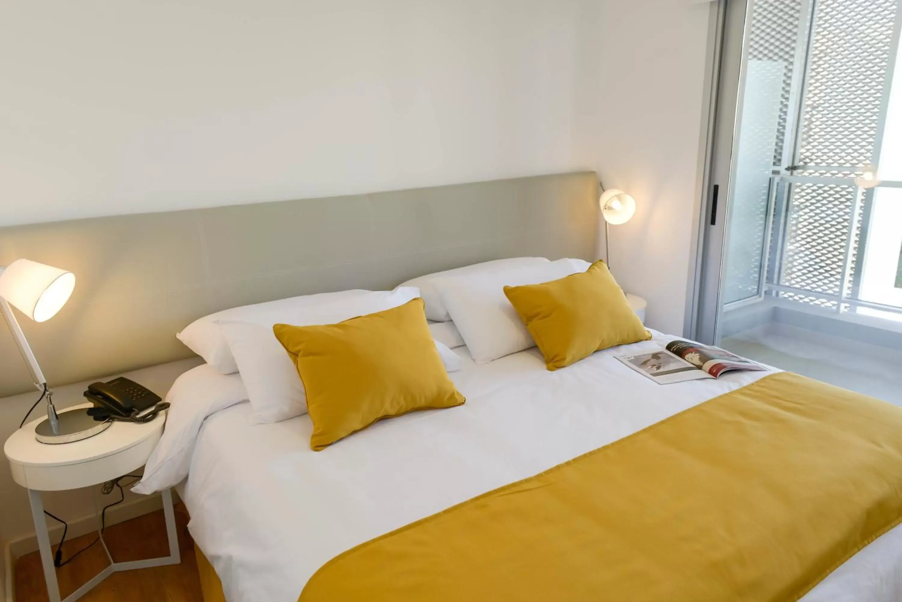Bedroom, Bed in Mérit Montevideo Apart & Suites