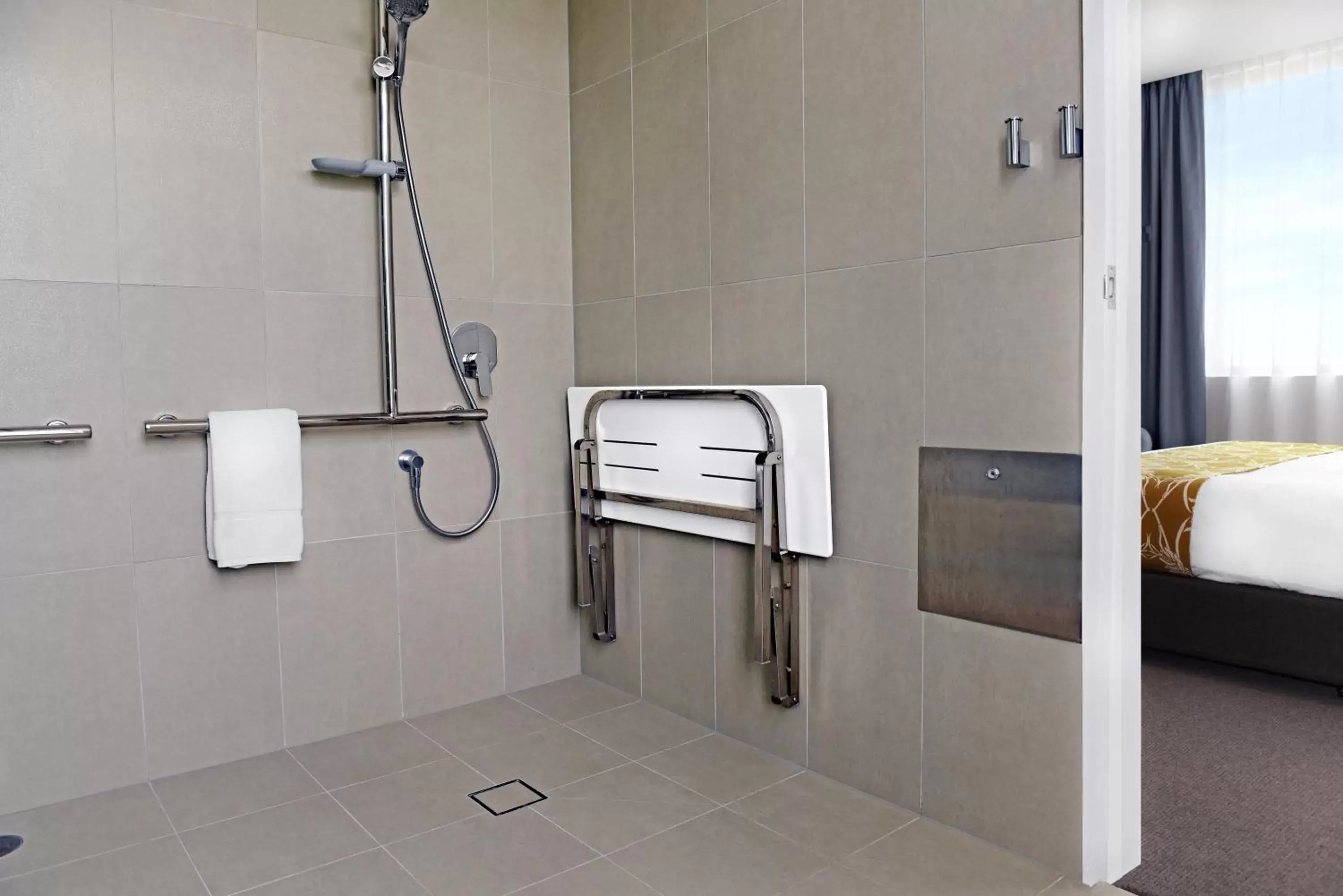 Queen Studio Accessible in Mantra at Sharks Queen Studio Accessible in Mantra at Sharks