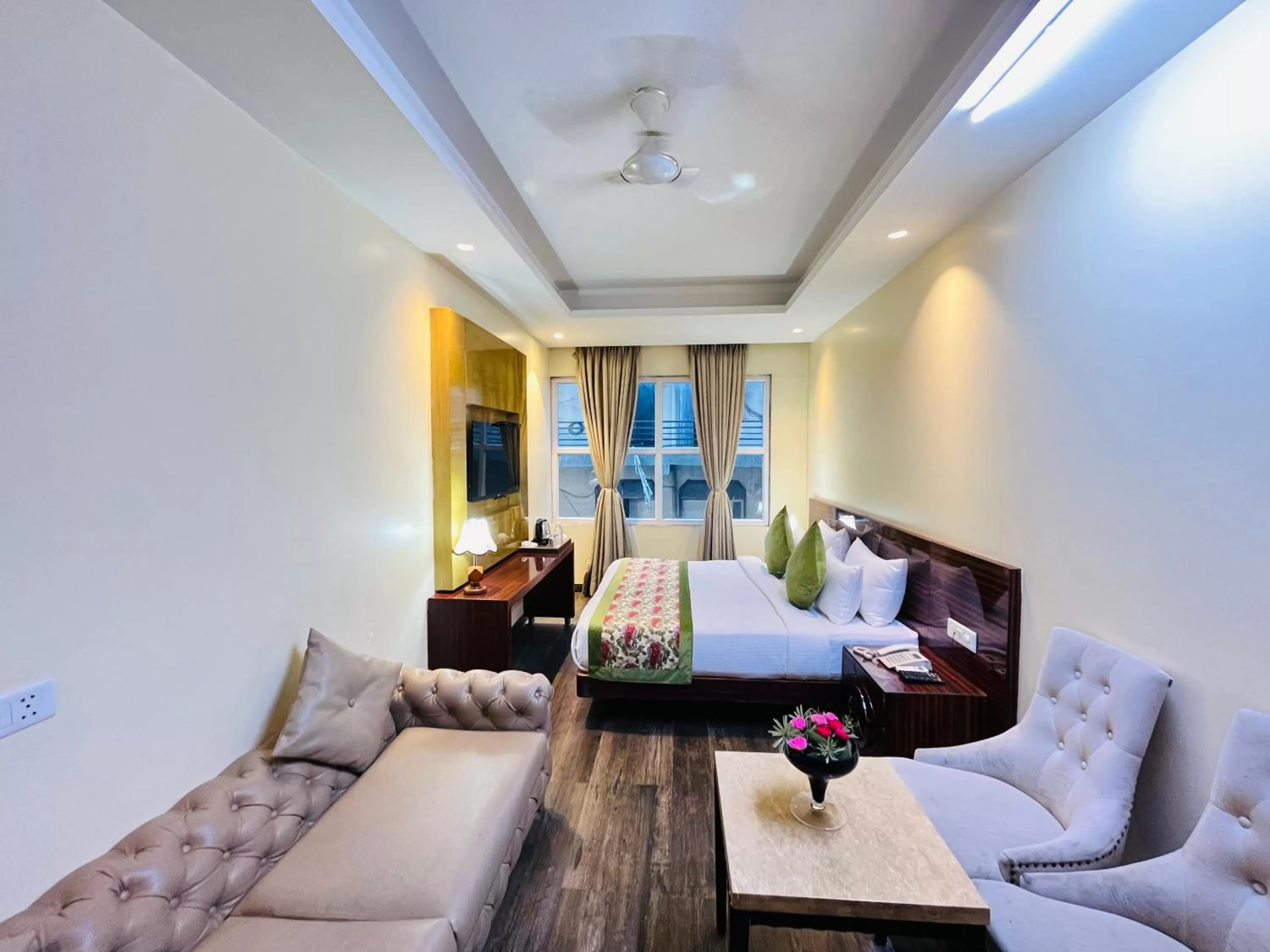 Bed in Hotel Banz near Delhi Airport