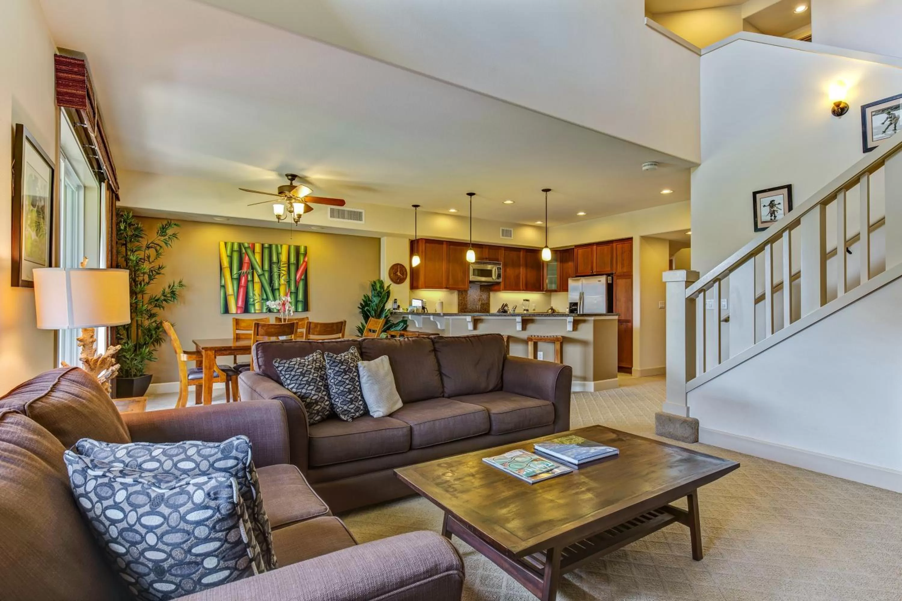 Living room in Castle Hali'i Kai at Waikoloa