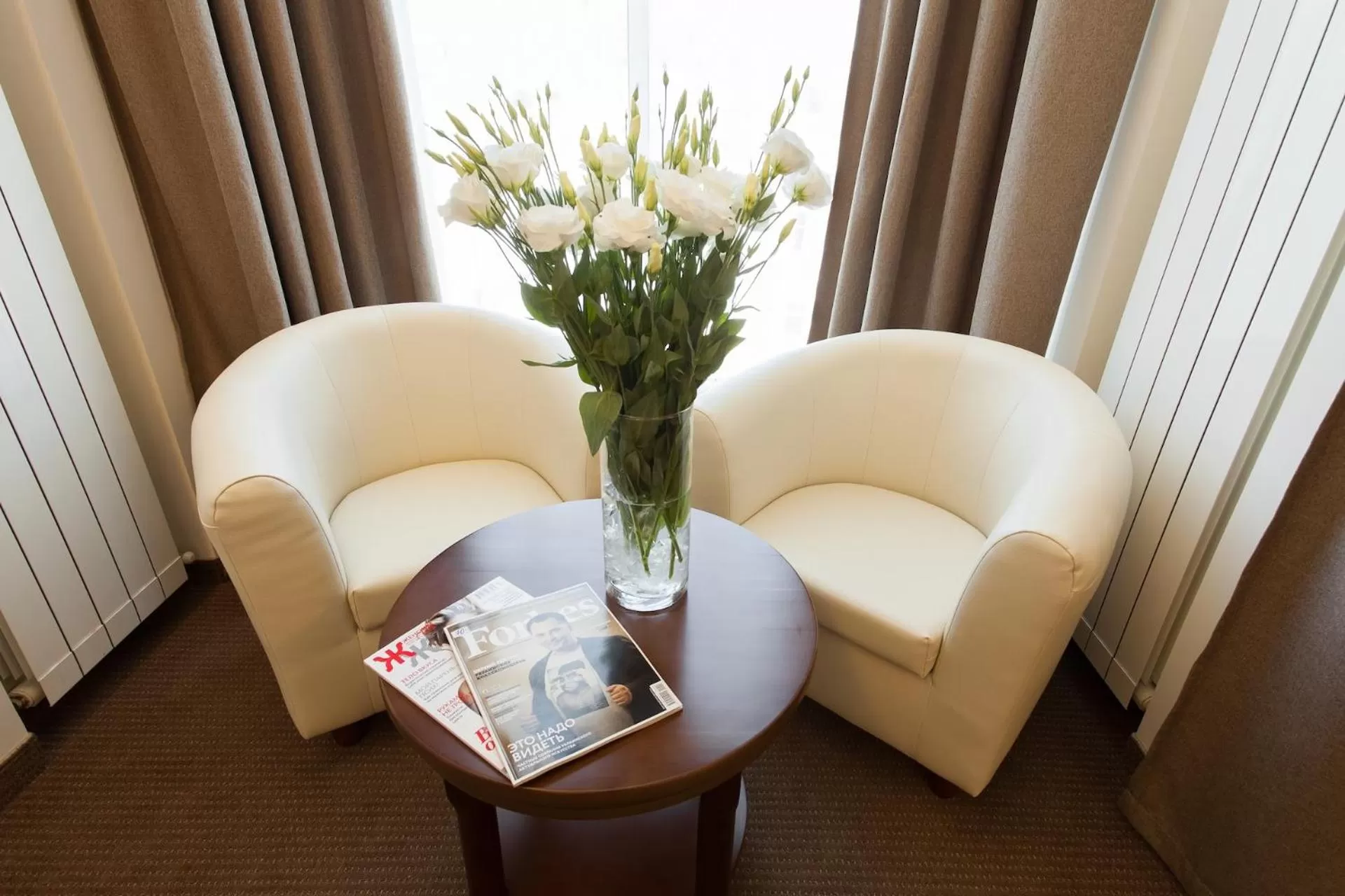 Dining area in Alarus Luxe Hotel