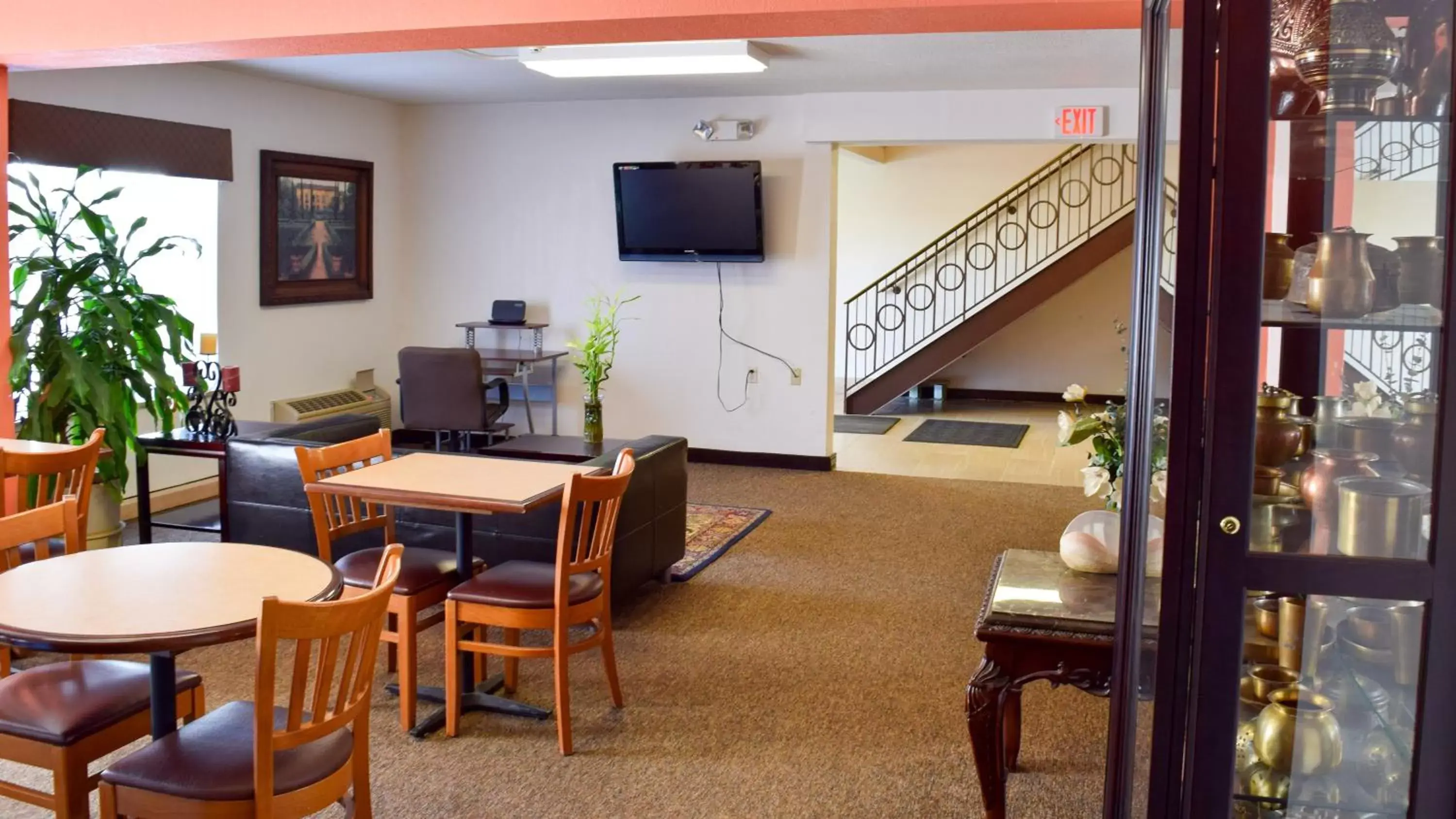 Lobby or reception, Lounge/Bar in Motel 6-Springfield, OH