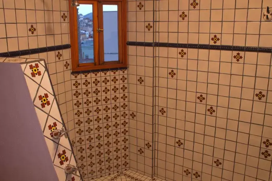Bathroom in Hotel Antiguo Vapor Categoría Especial