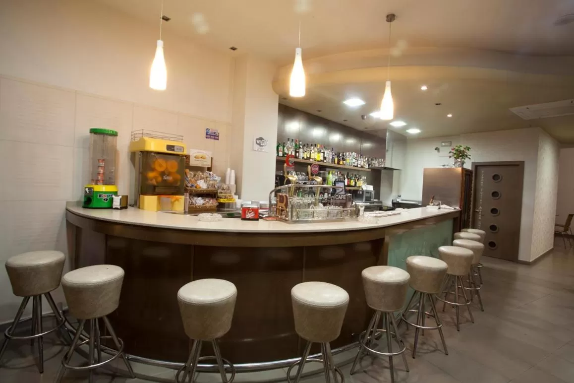 Restaurant/places to eat in Hotel Bajamar Centro