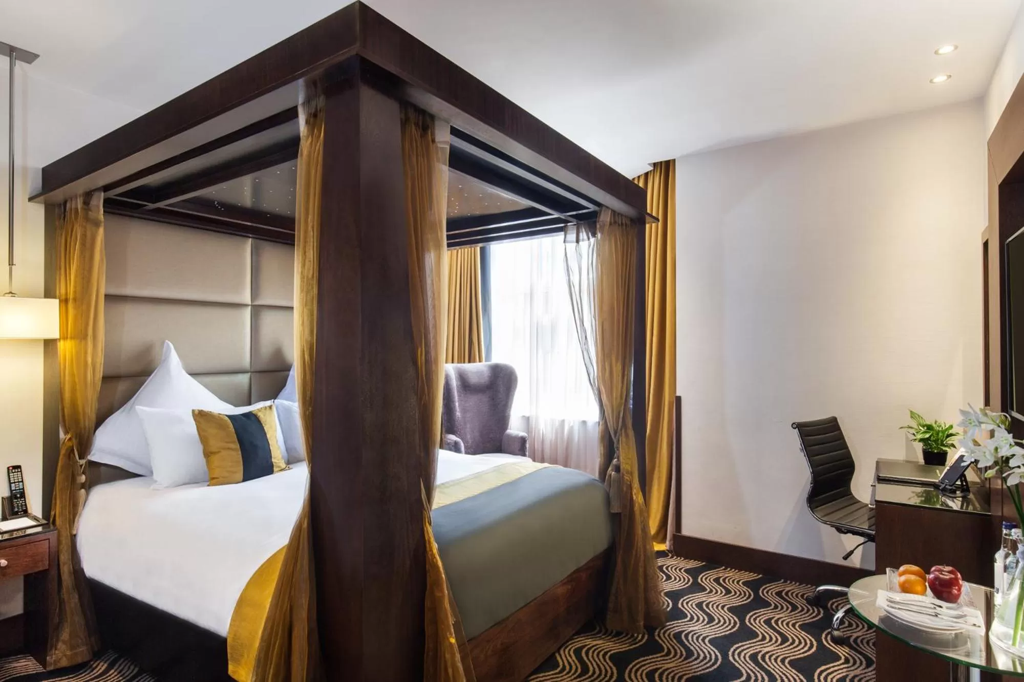 Bed in Montcalm Piccadilly Townhouse, London West End