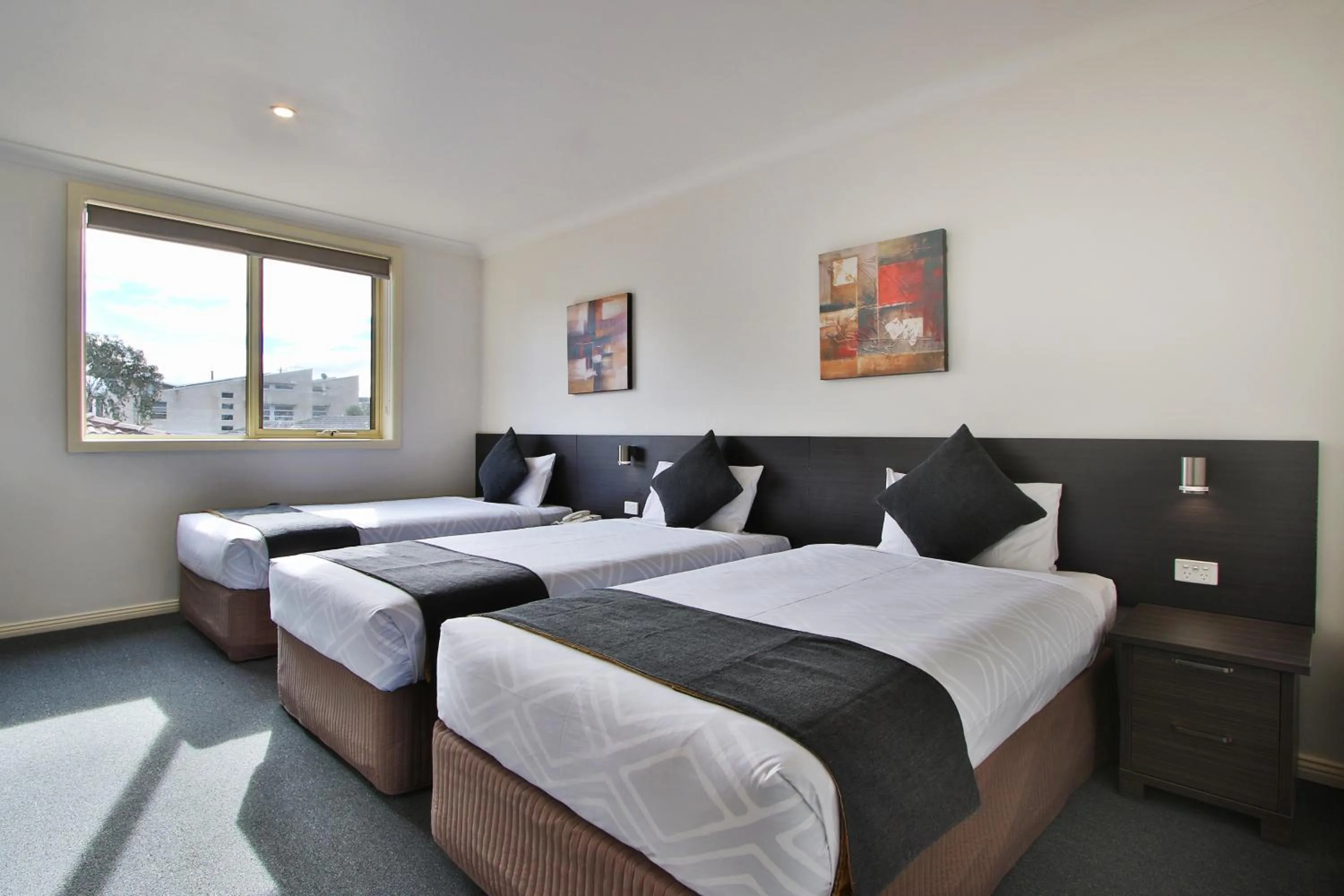 Bedroom, Bed in Comfort Hotel Dandenong