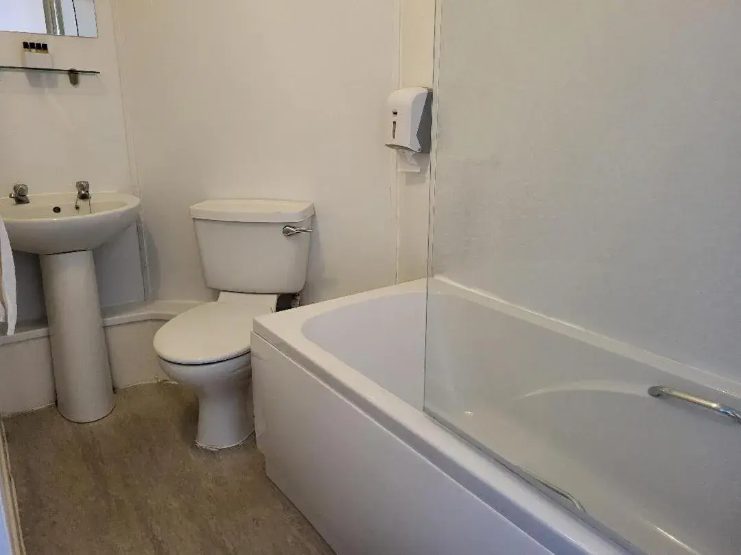 Bathroom in North Parade Seafront Accommodation
