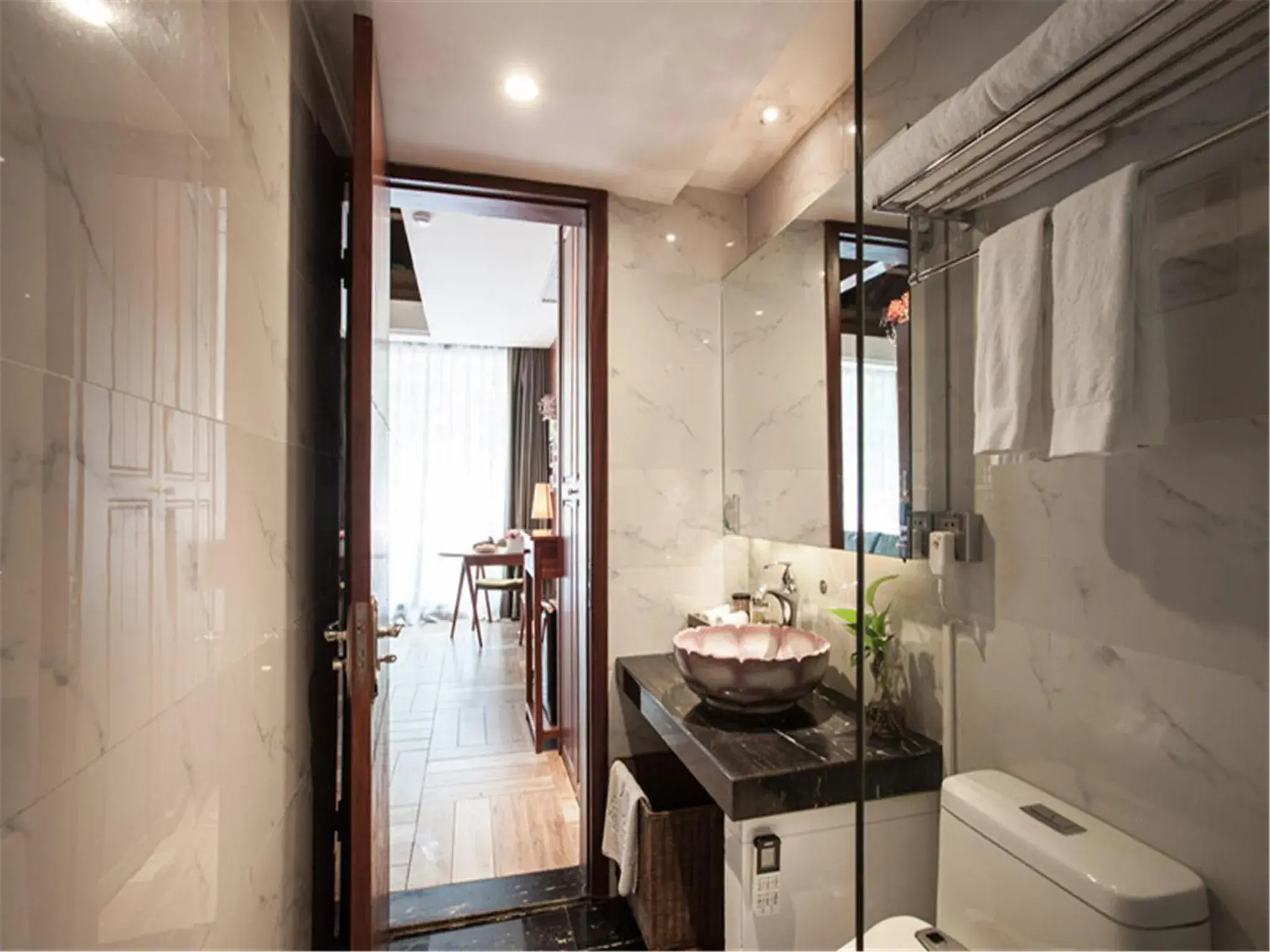 Bathroom in Yurong West-Lake-Cottage Holiday Hotel Hangzhou