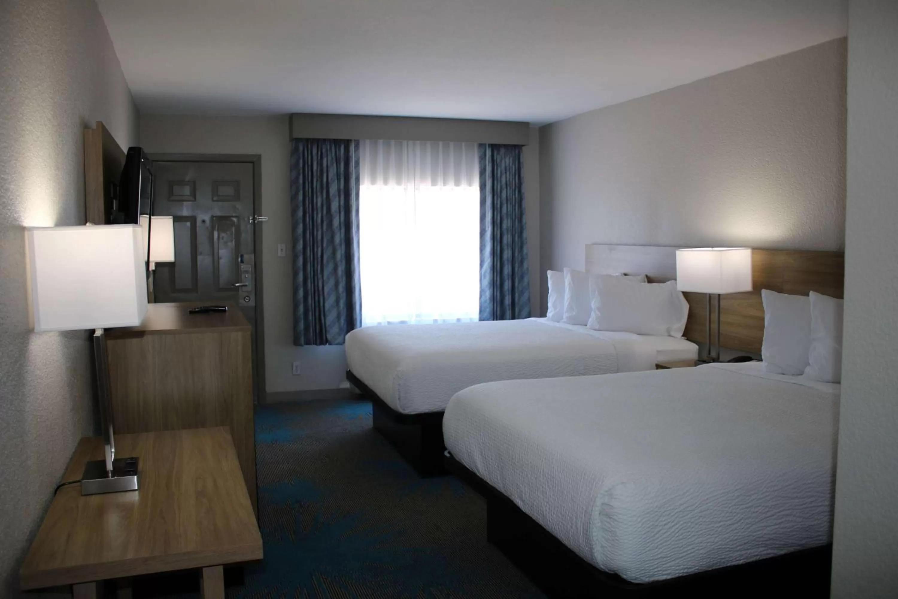 Photo of the whole room, Bed in Days Inn by Wyndham Waco University Area