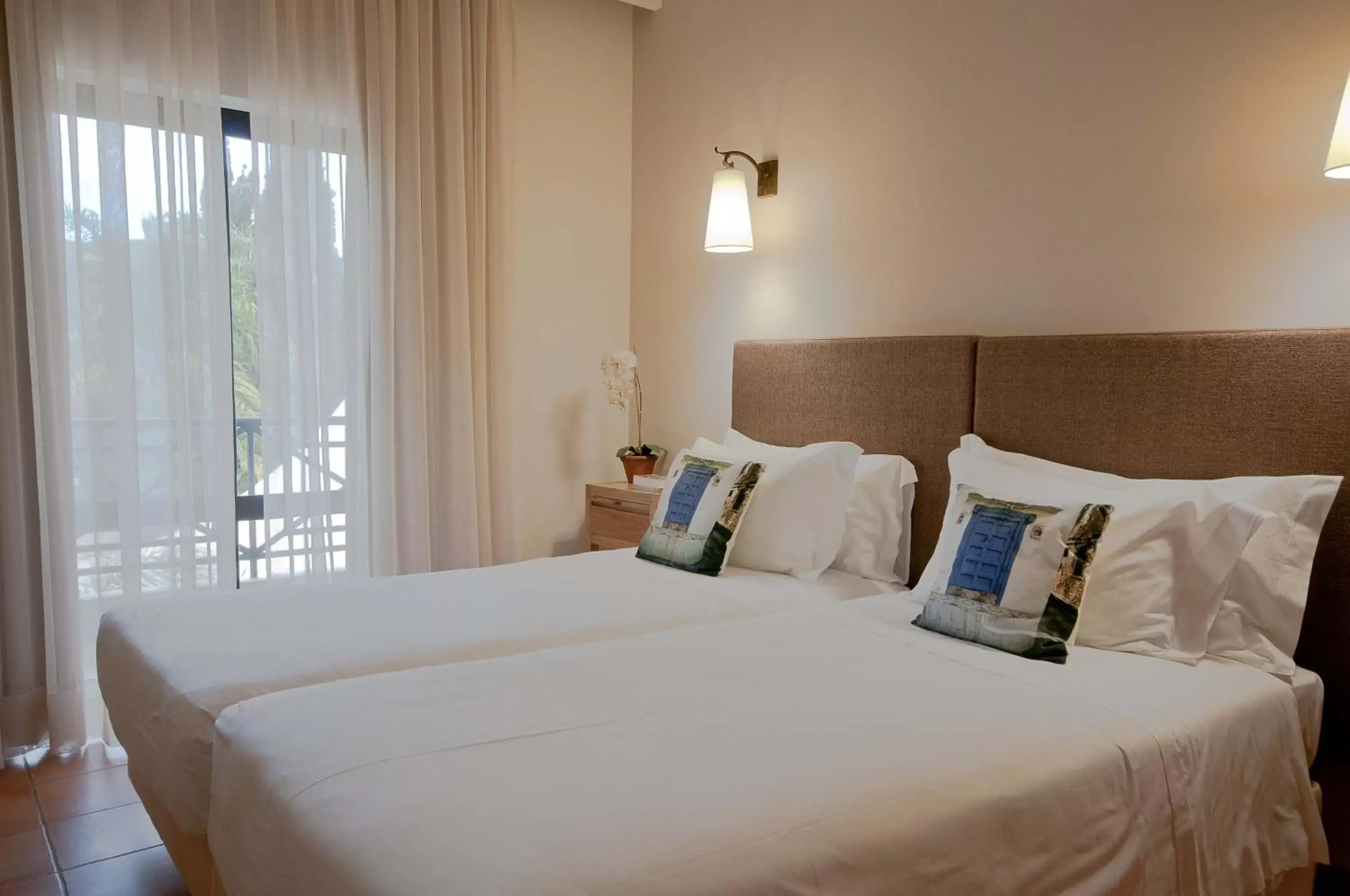 Day, Bed in Hotel Parque das Laranjeiras
