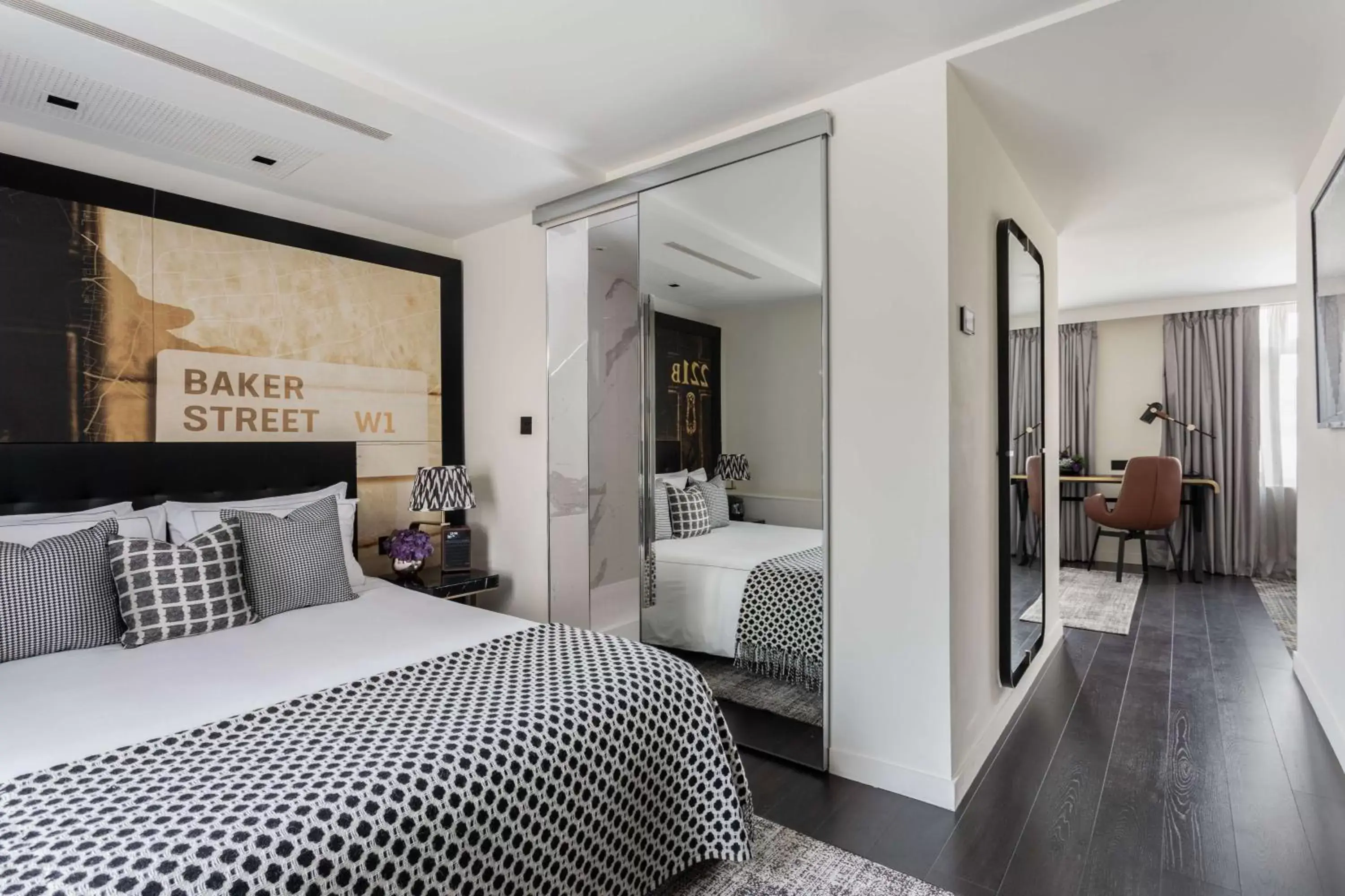 Chiltern Townhouse King Suite (2 Adults + 2 Children) in Holmes Hotel London Chiltern Townhouse King Suite (2 Adults + 2 Children) in Holmes Hotel London