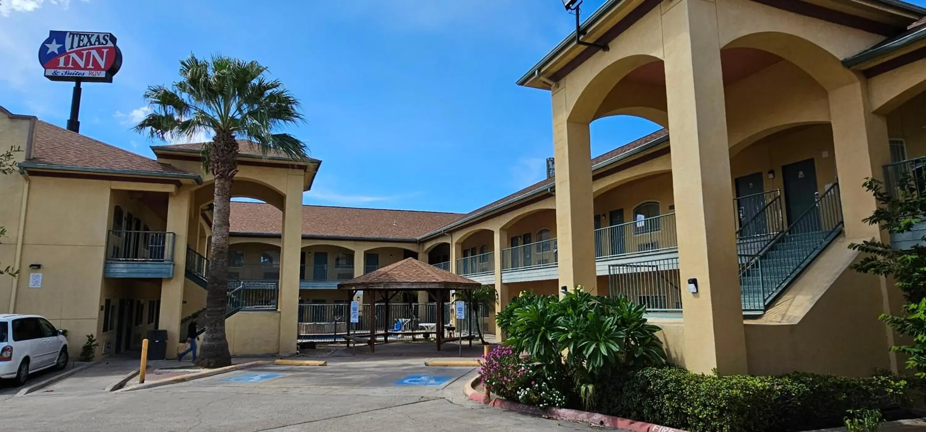 Property Building in Texas Inn and Suites RGV