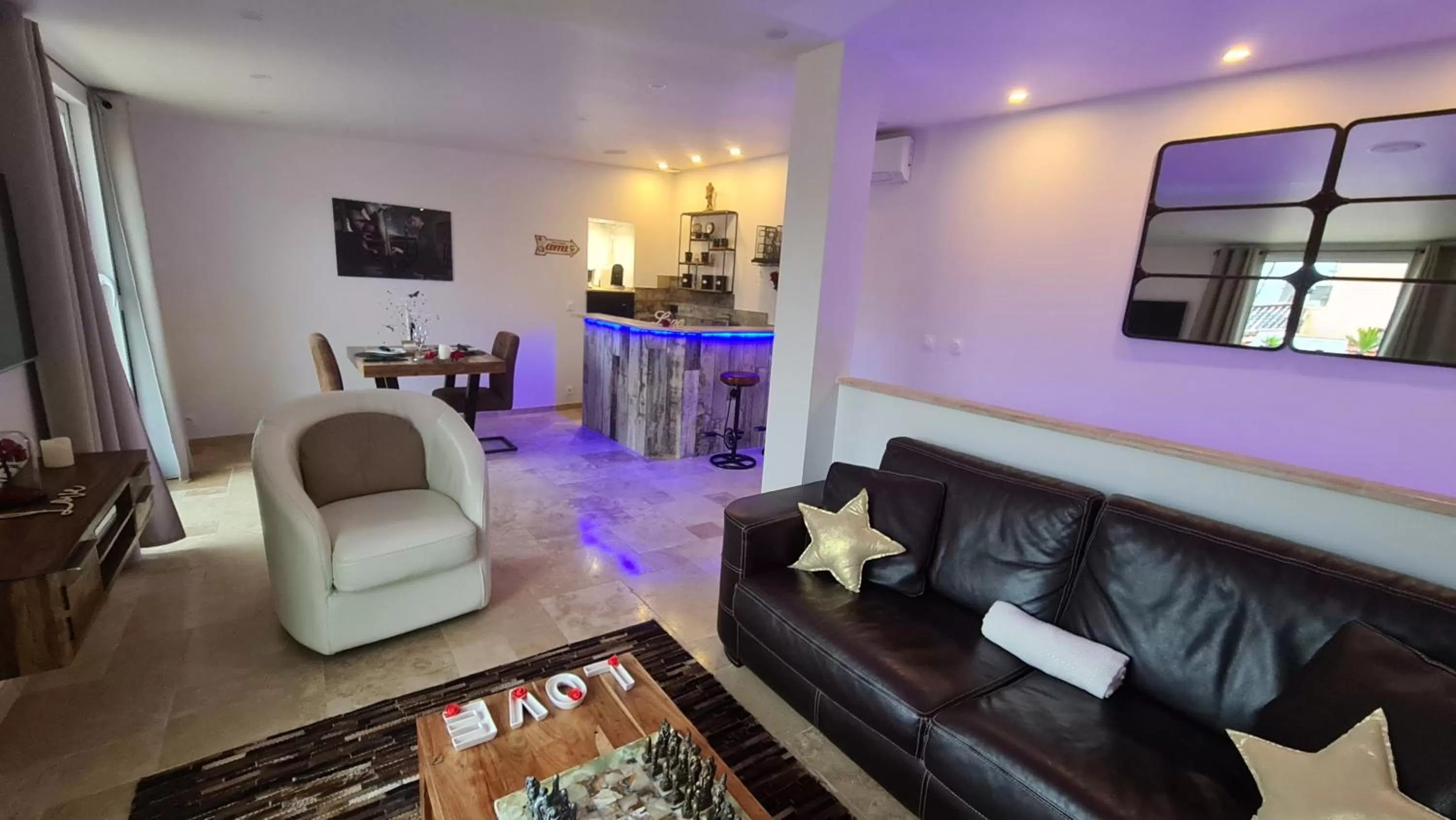 Living room in Loveroom La Garçonn'Hyères