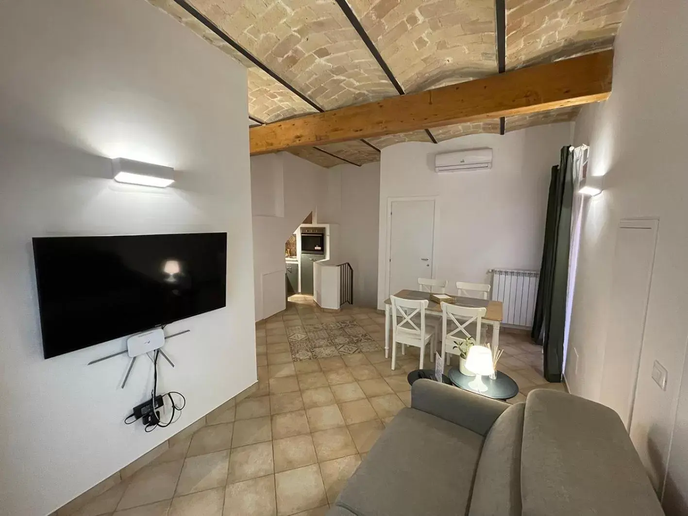 TV and multimedia, TV/Entertainment Center in B&B Sacca