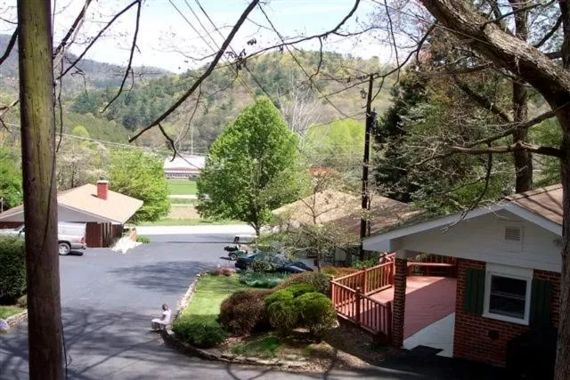 Property building in Mountain Aire Cottages, Inn, & Glamping