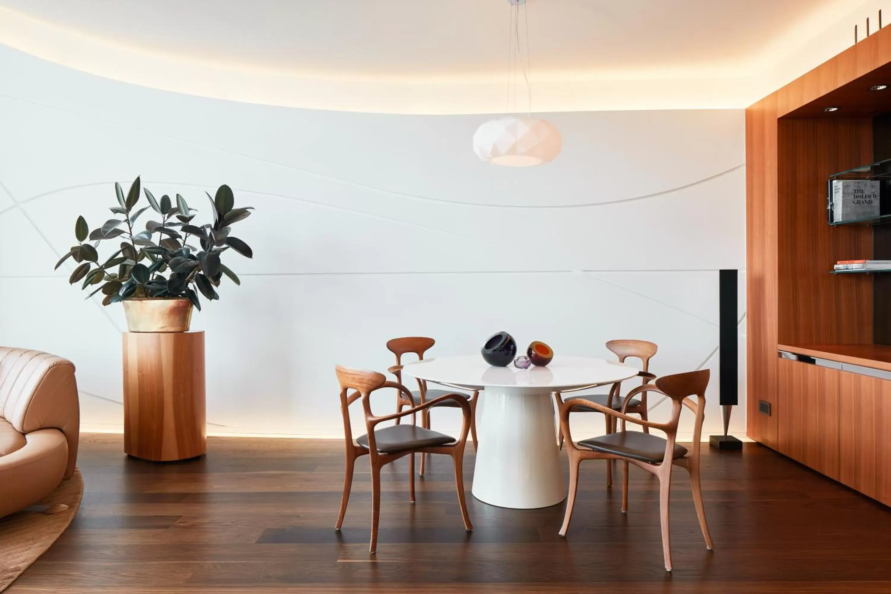 Photo of the whole room, Dining Area in The Dolder Grand