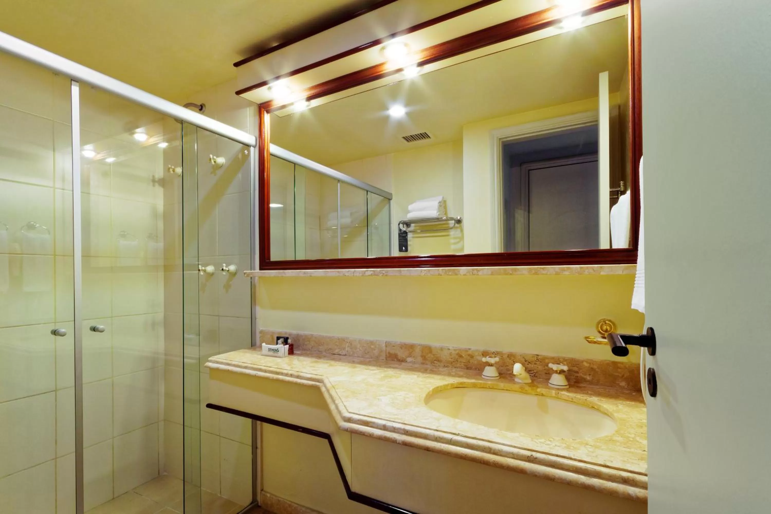 Bathroom in Bristol The Time Berrini