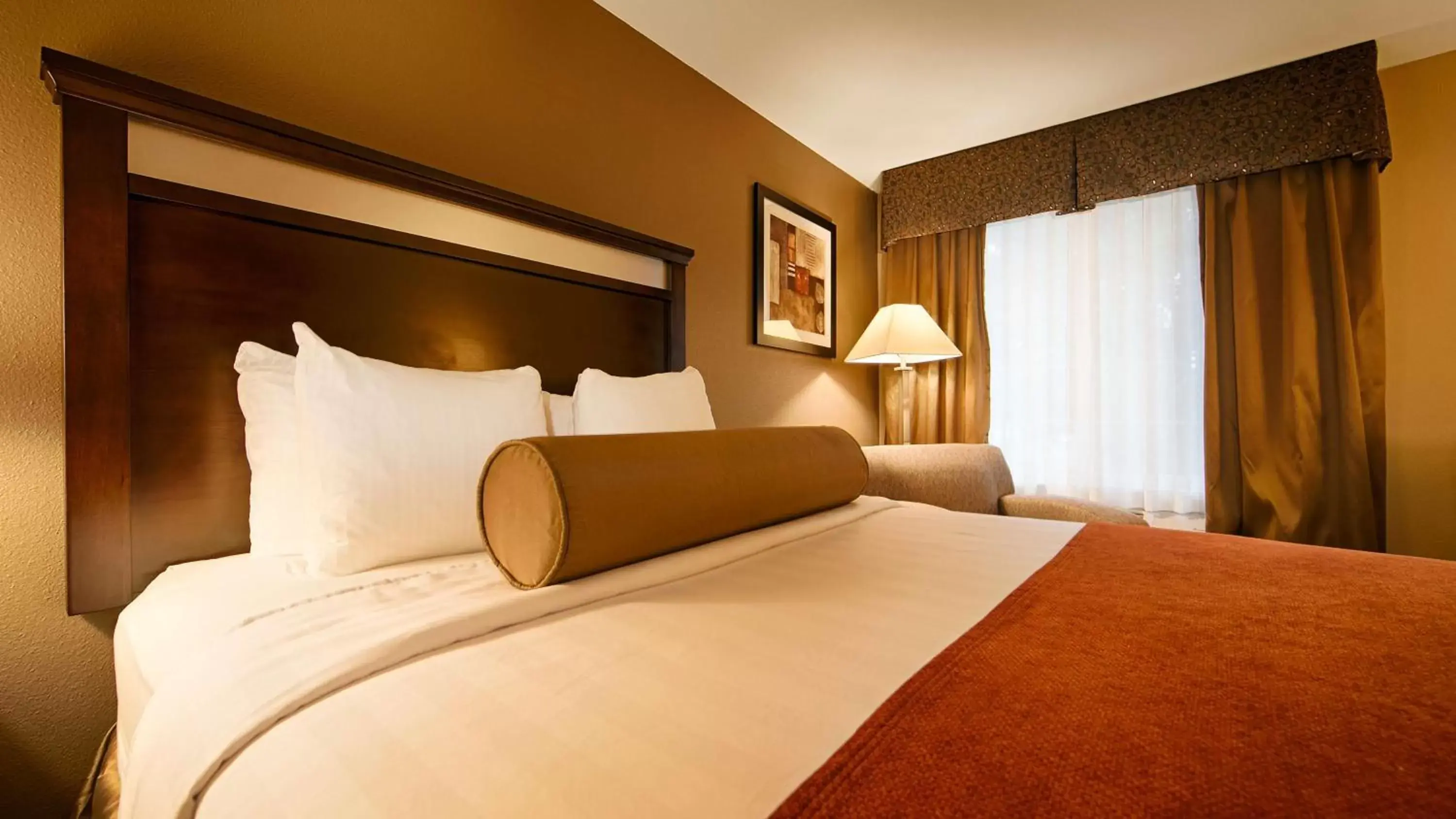Bedroom, Bed in Best Western Plus Prairie Inn