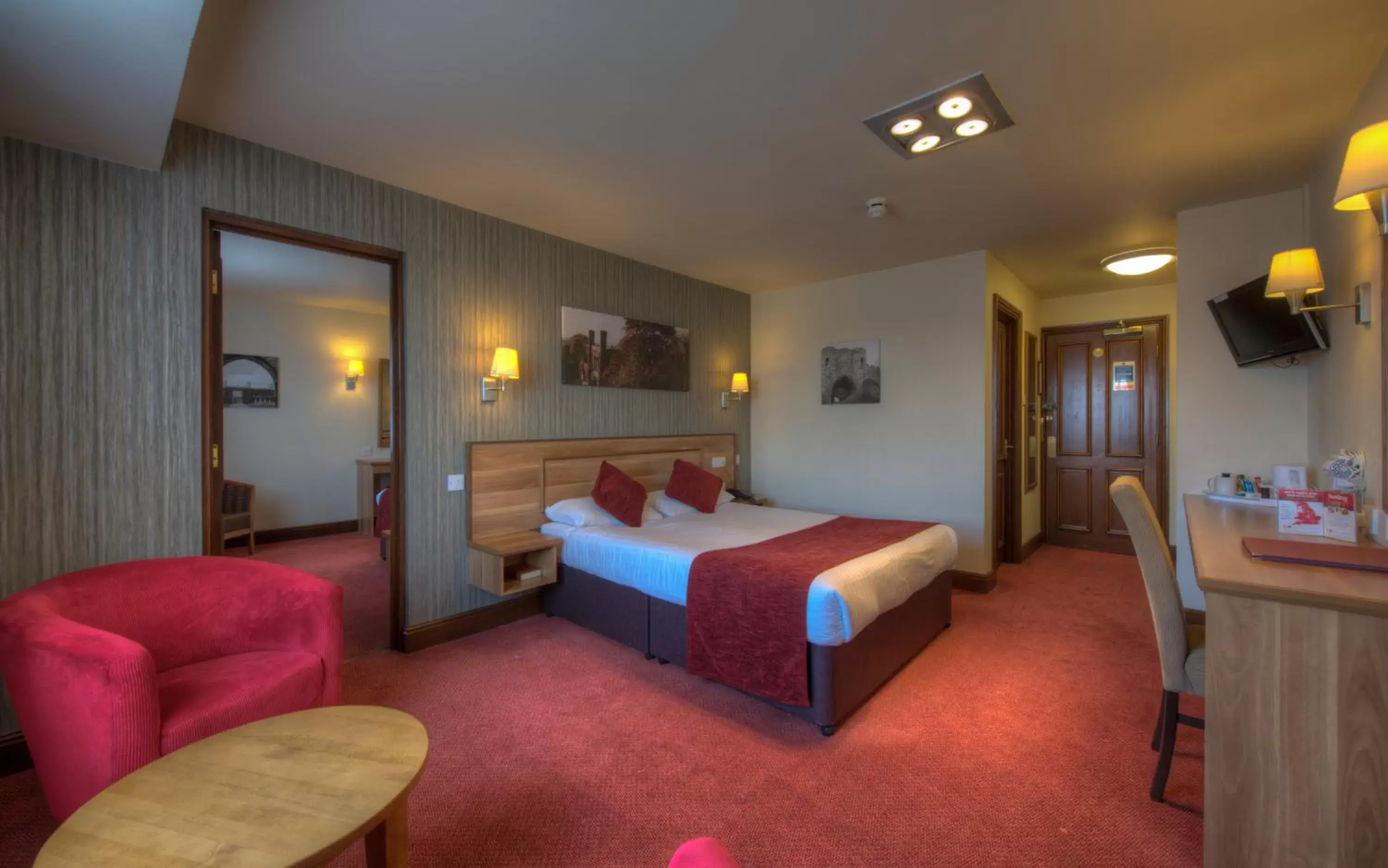 Photo of the whole room, Bed in Windmill Farm Lincoln by Greene King Inns