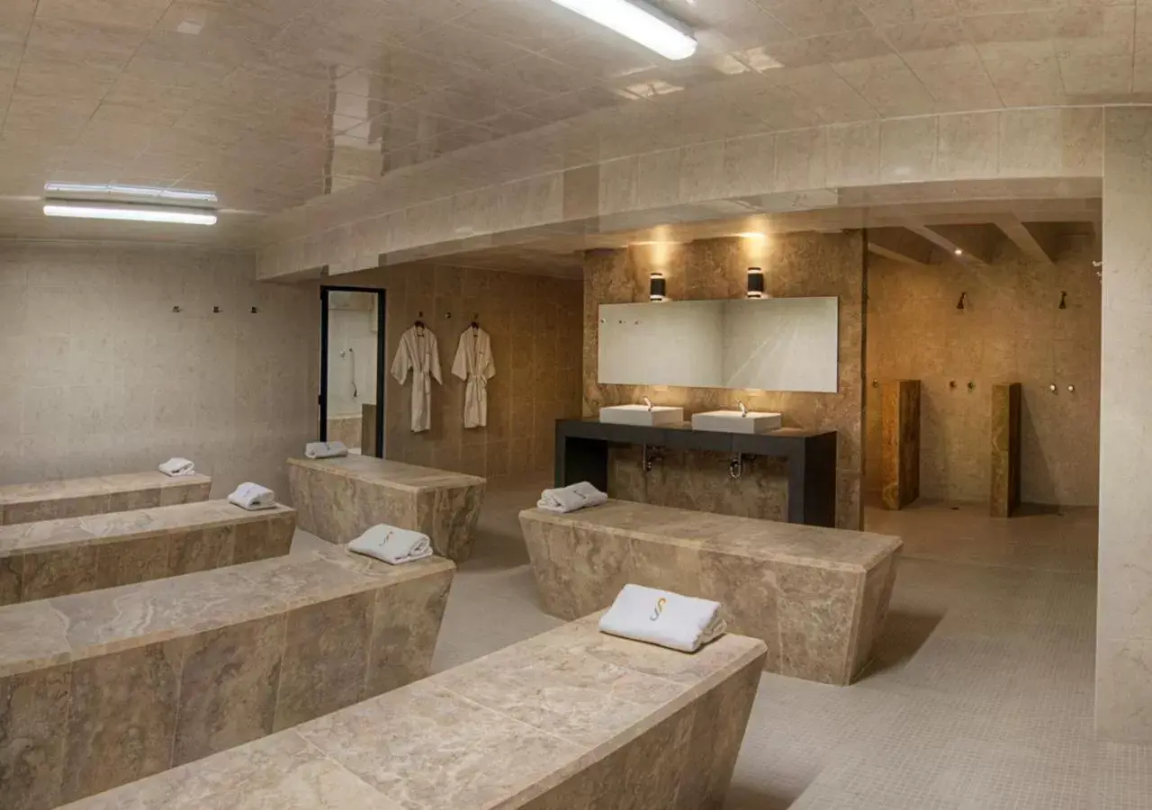 Sauna, Bathroom in Hotel Señorial