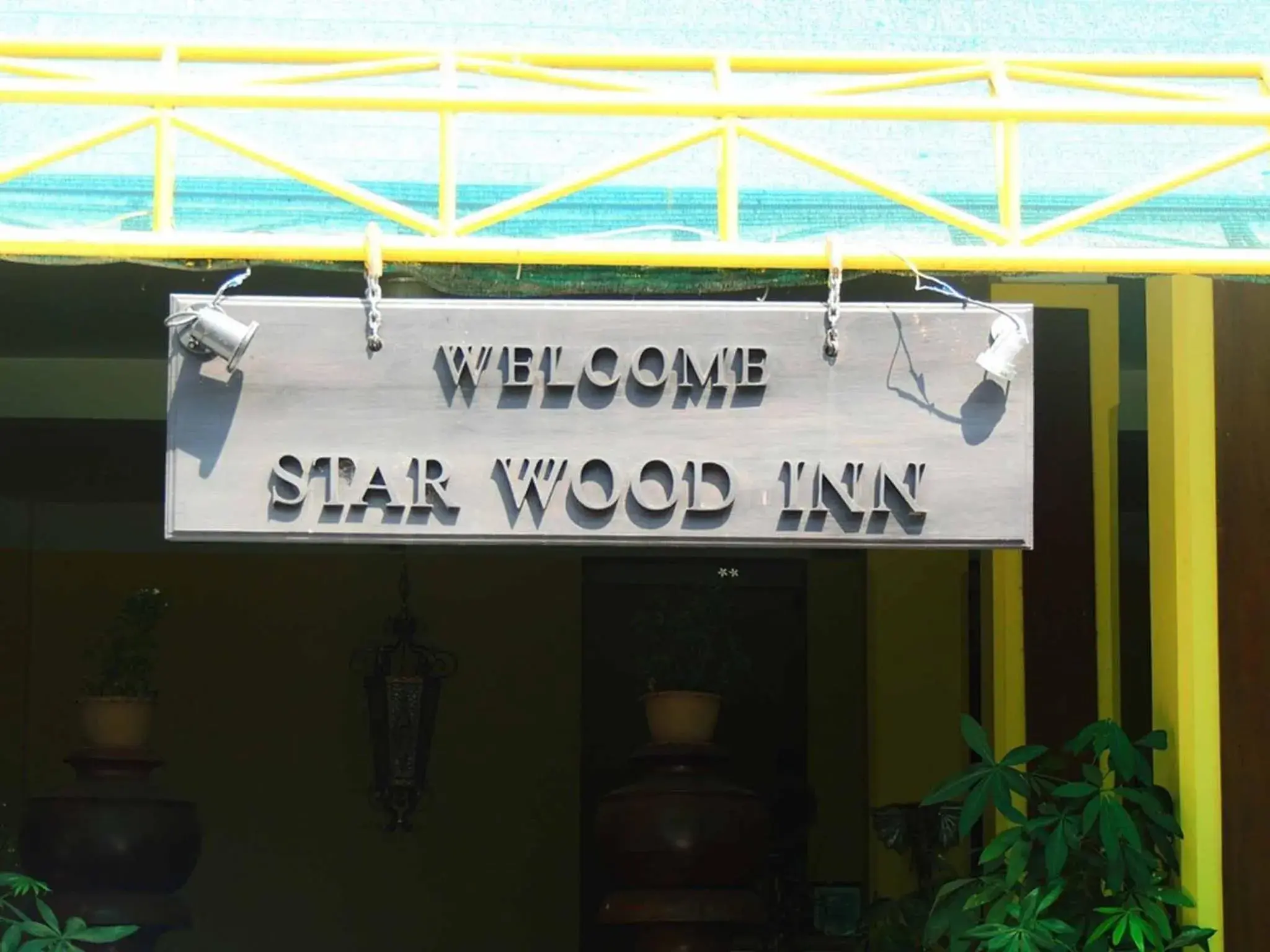 Facade/entrance in Star Wood Inn