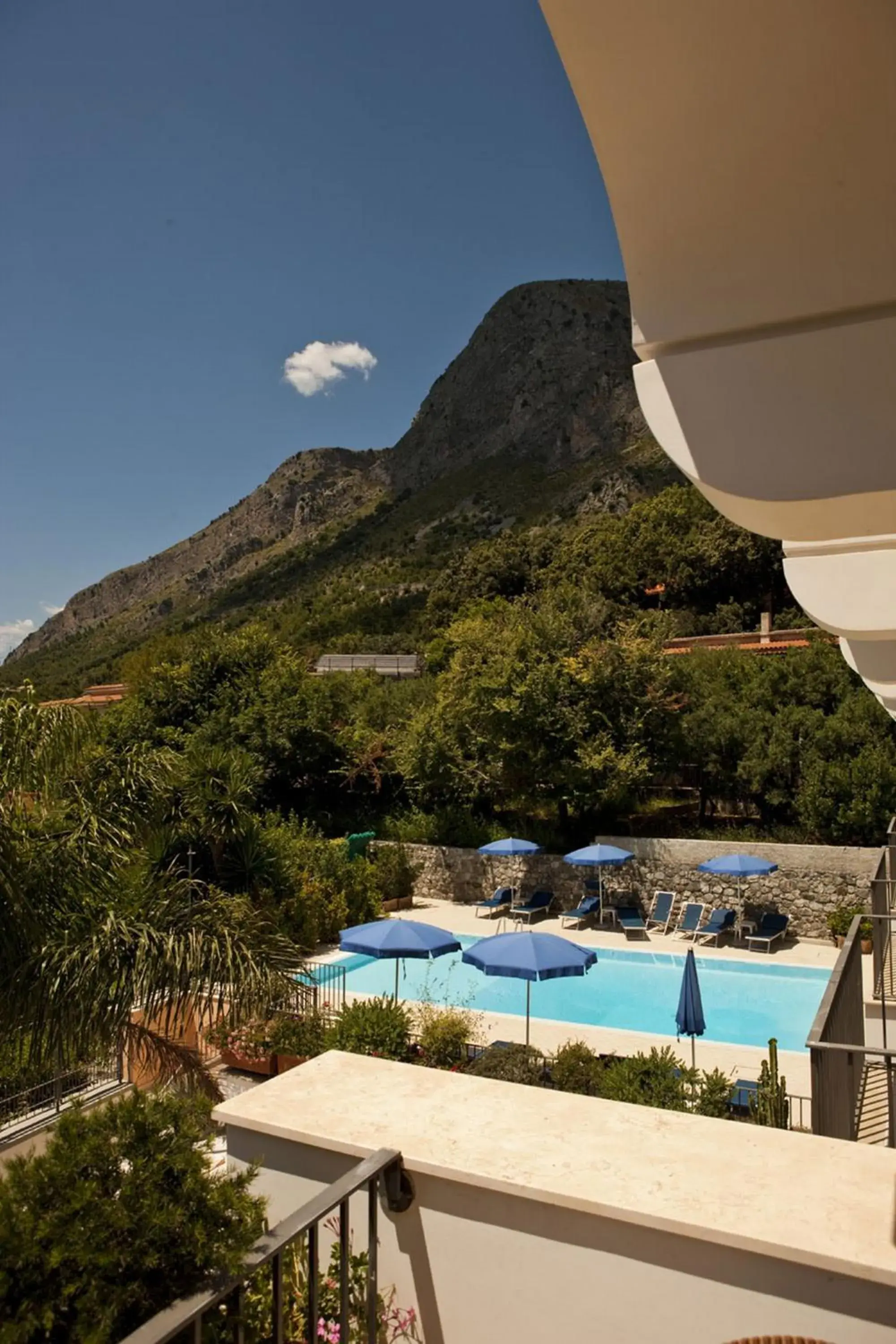 Swimming Pool in Hotel Murmann