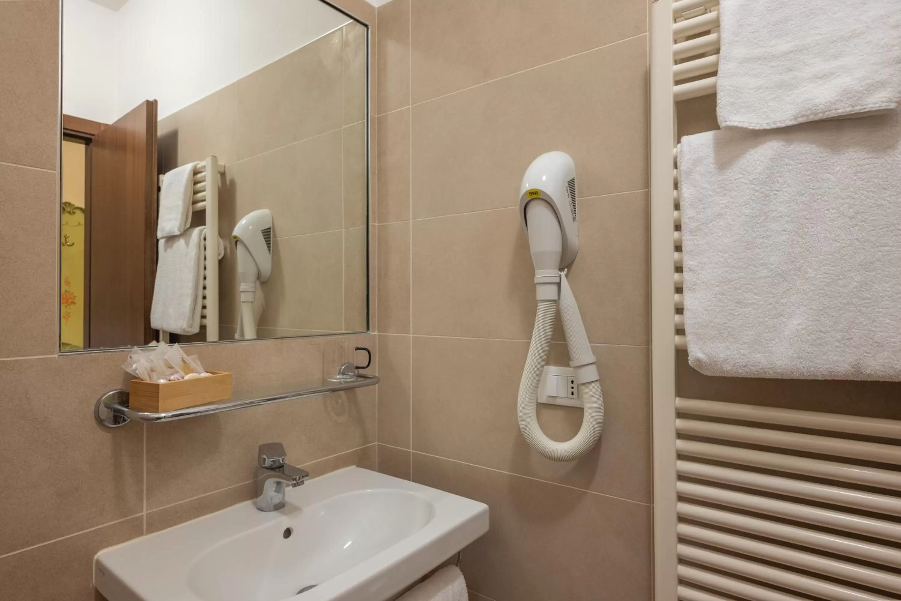 Bathroom in Hotel al Sotoportego