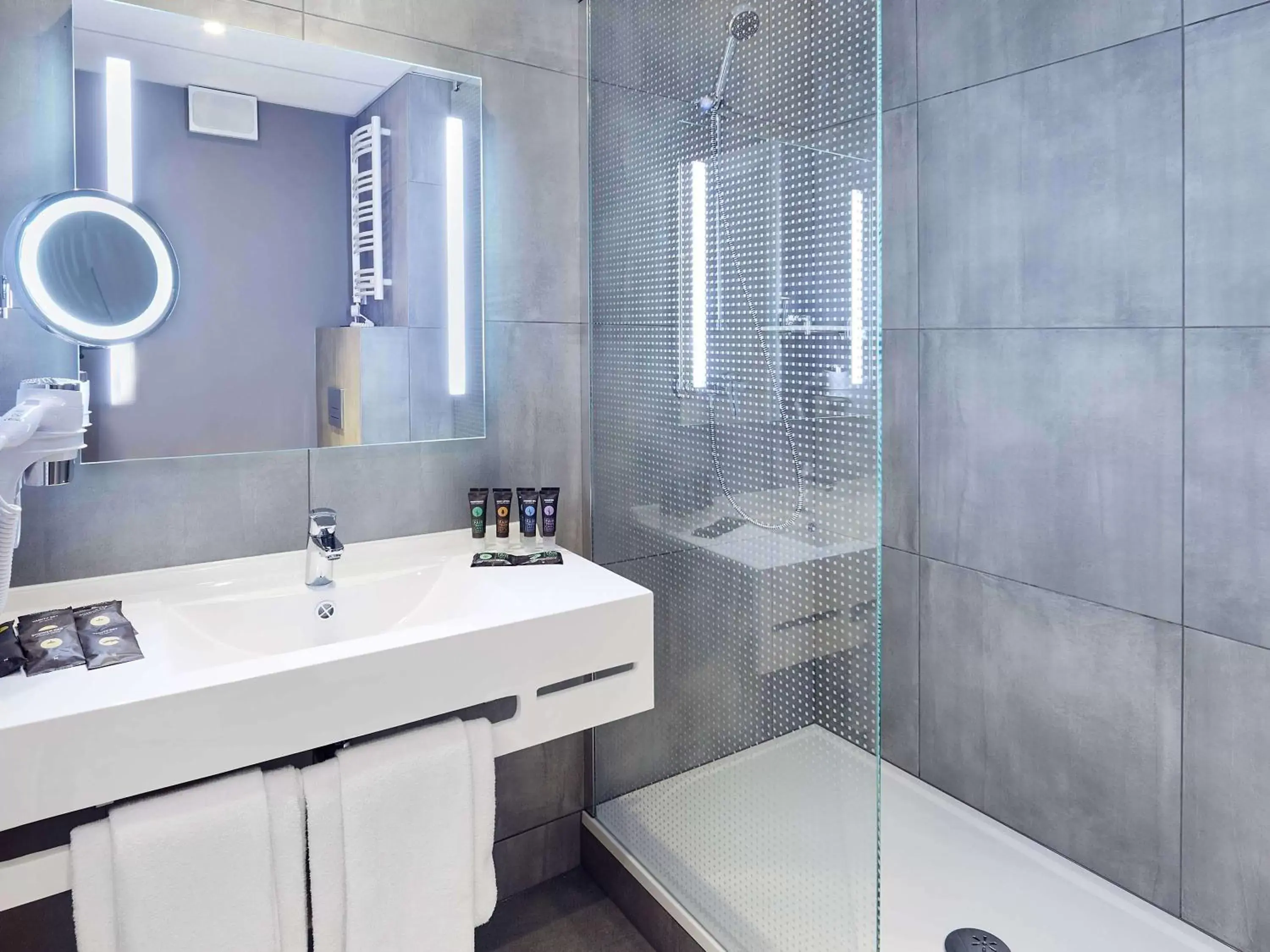 Photo of the whole room, Bathroom in Novotel Kraków City West