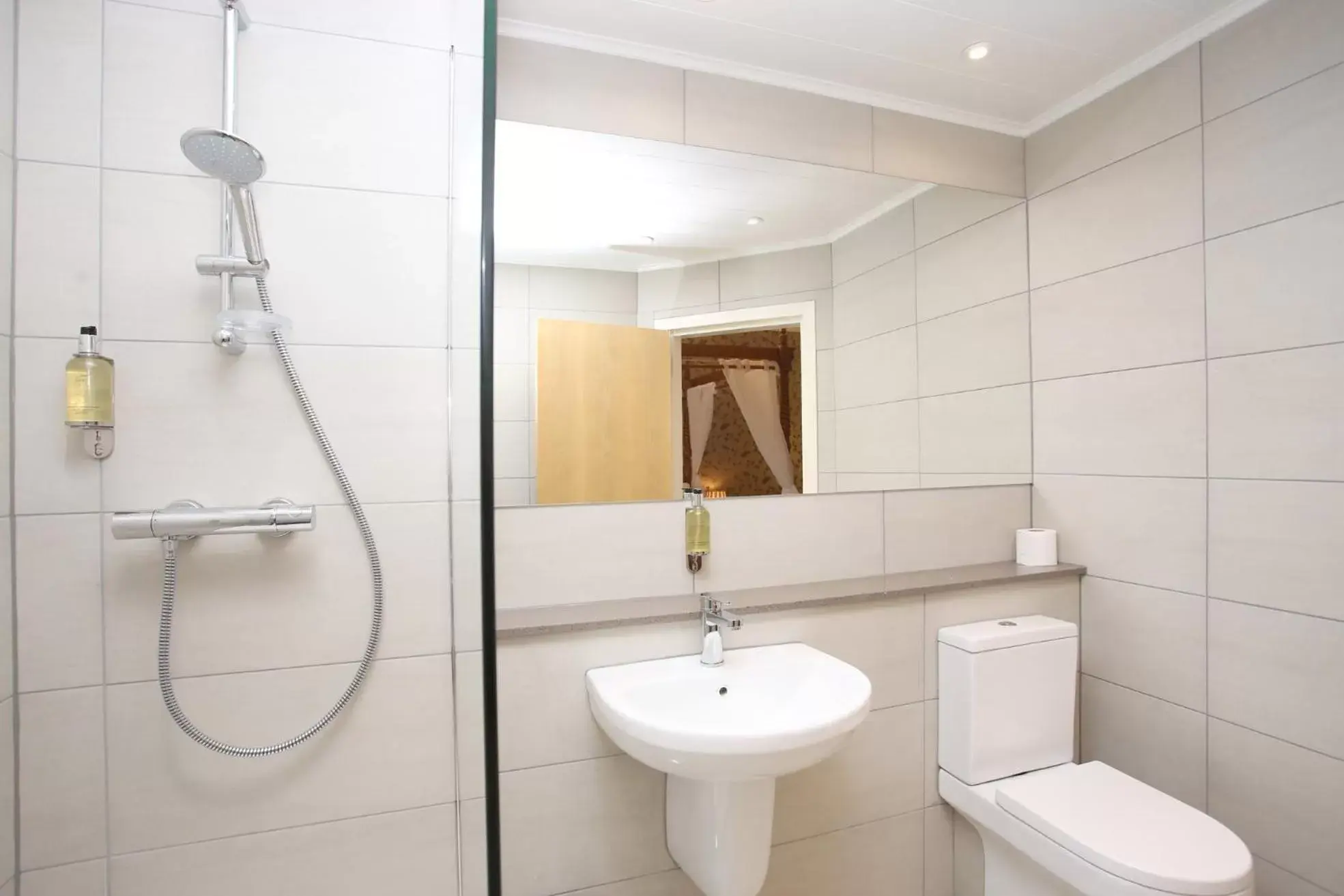 Bathroom in Best Western Woodlands Hotel