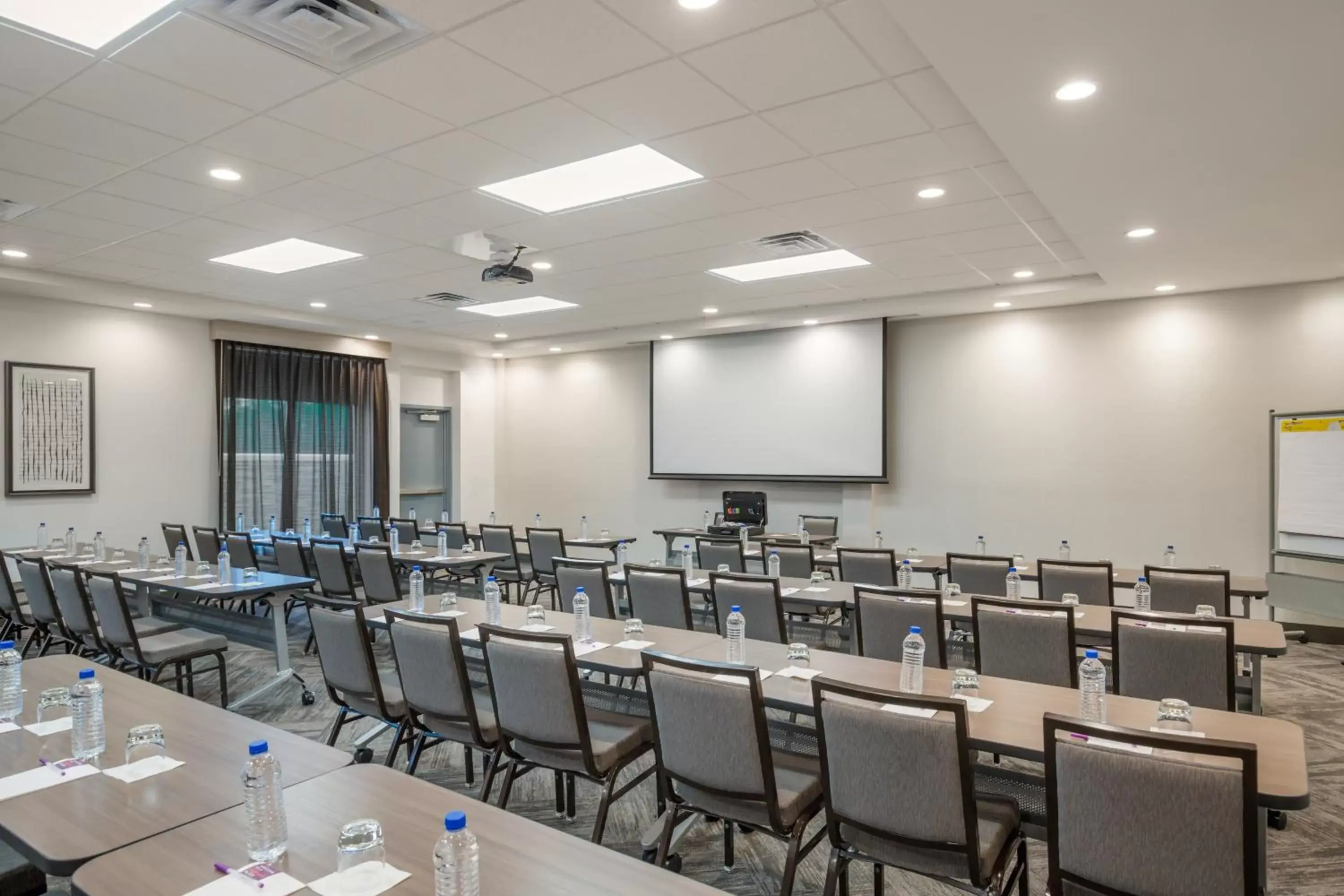 Meeting/conference room in Hyatt Place Hampton Convention Center