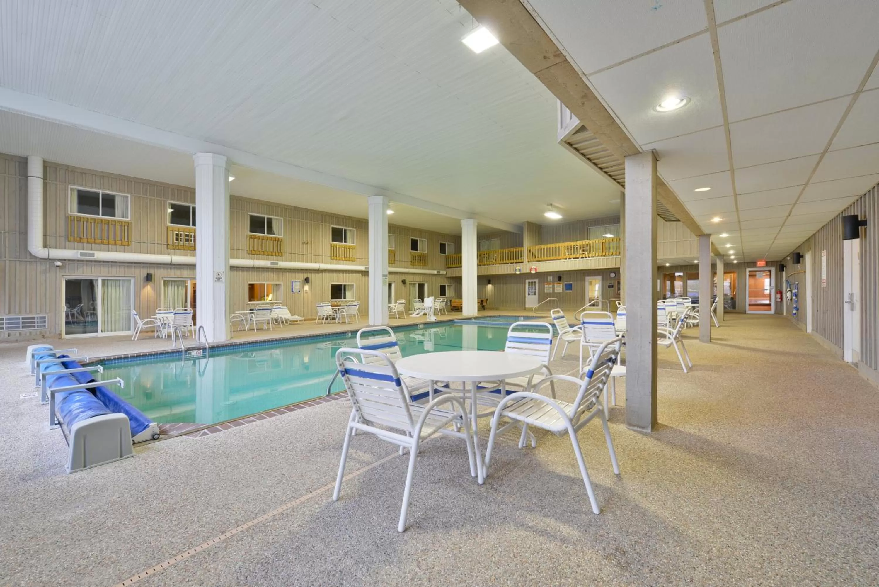 Swimming pool in Sandwich Lodge & Resort